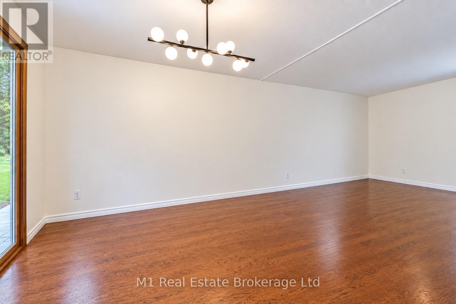 610 St David Street S, Centre Wellington, Ontario  N1M 2L9 - Photo 14 - X13735072