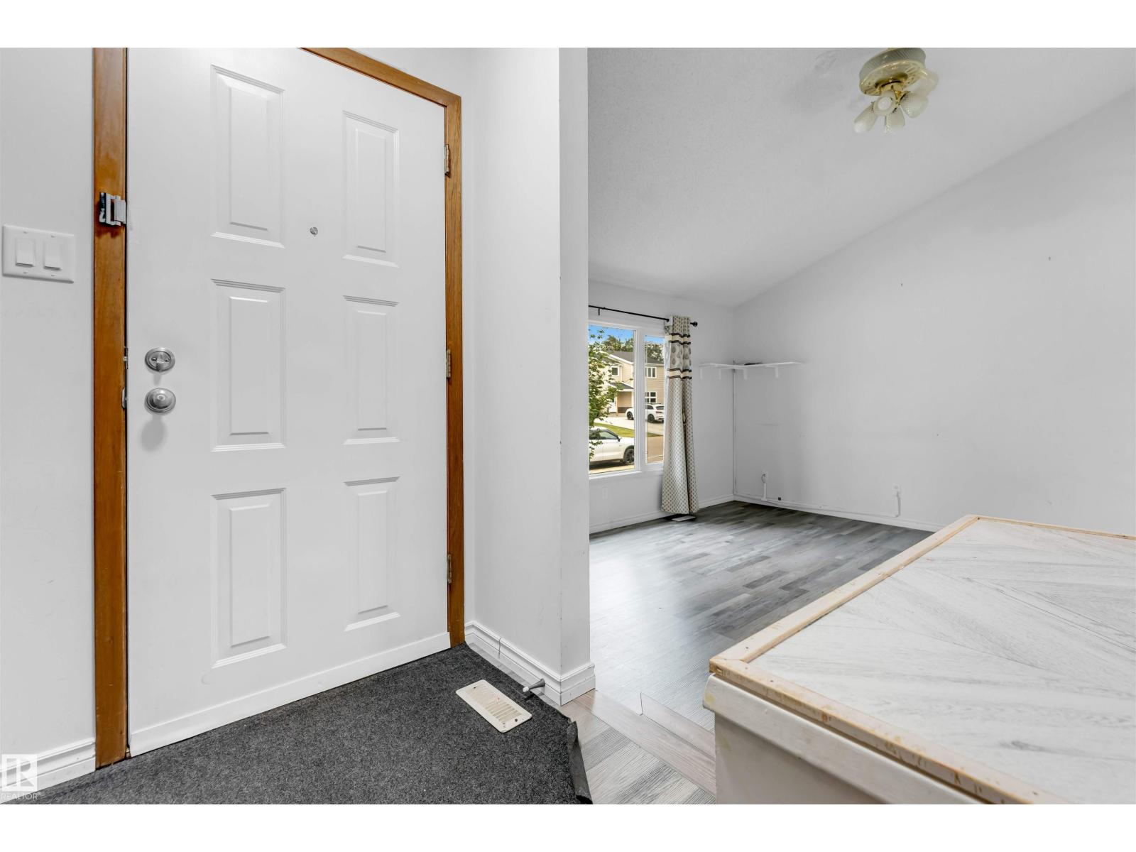 1160 35a St Nw, Edmonton, Alberta  T6L 3G3 - Photo 3 - E4510818