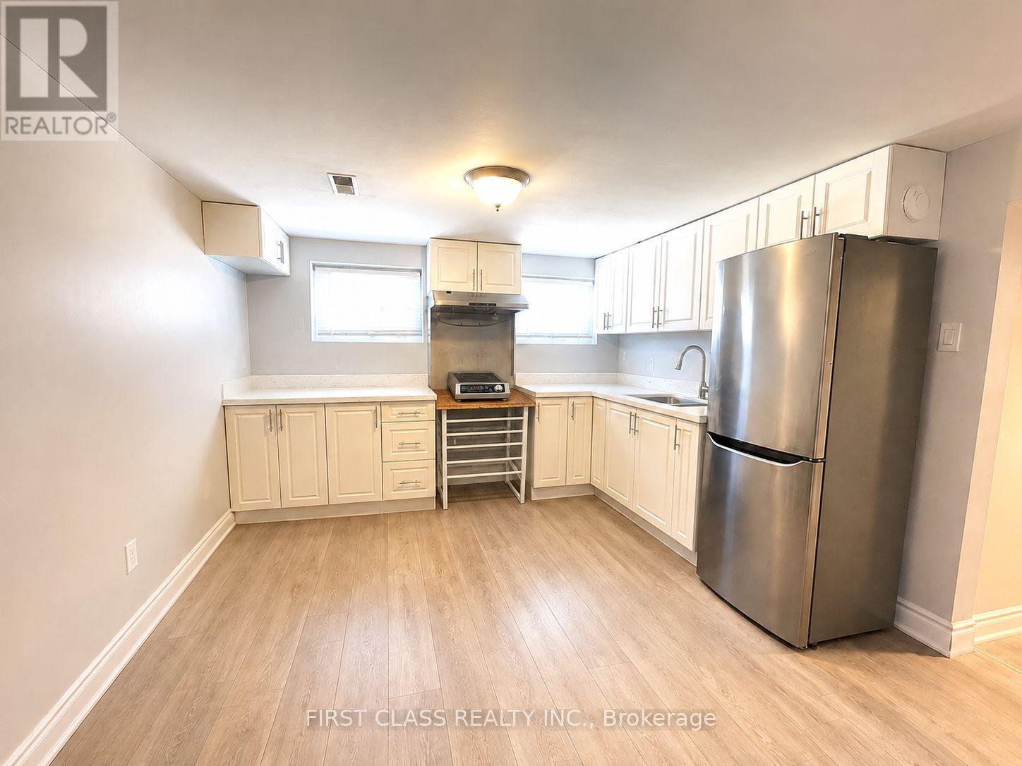 1323 Redbank Crescent, Oakville, Ontario  L6H 1Y4 - Photo 18 - W13681664