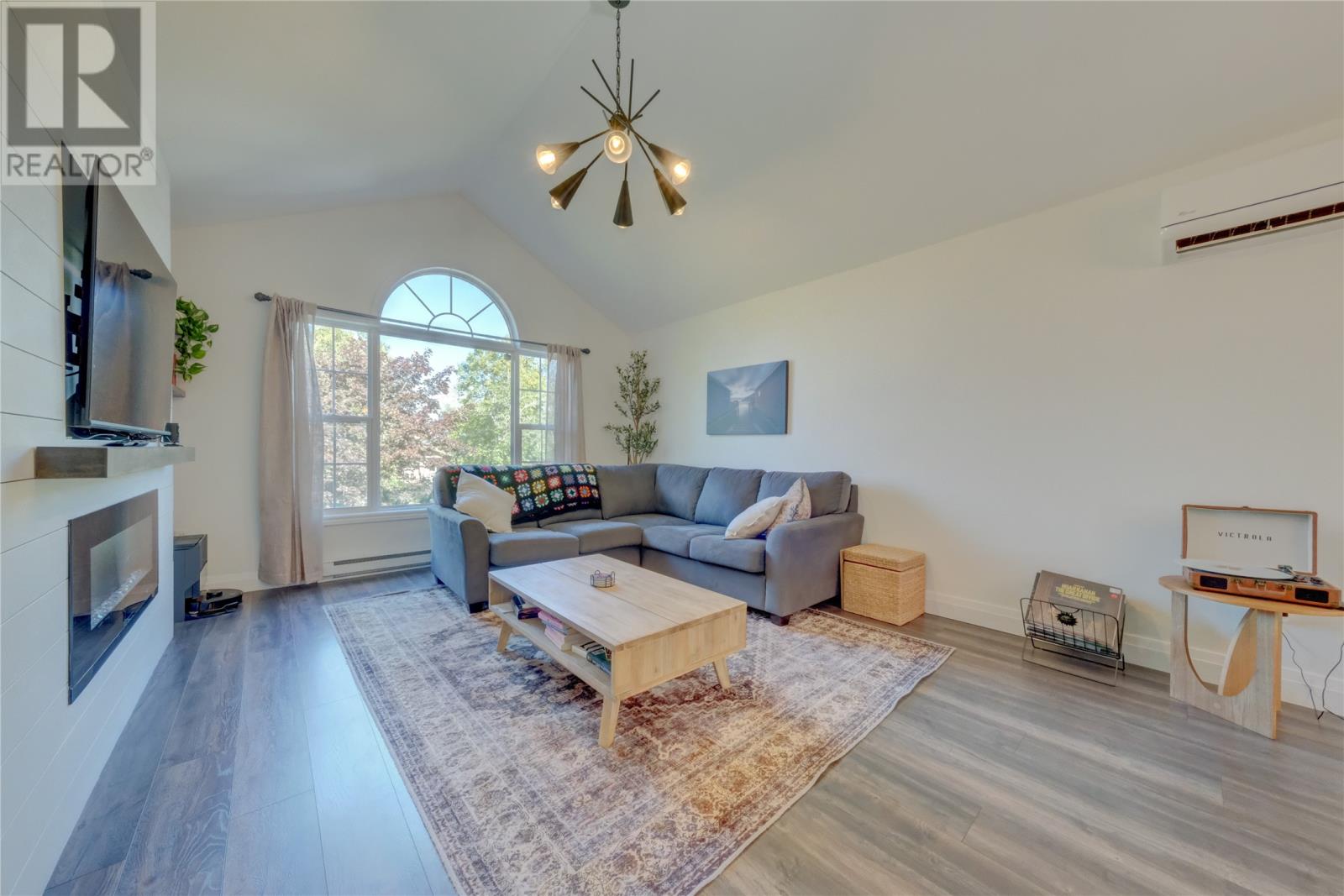 20 Lakeshore Drive, Pasadena — photo 16