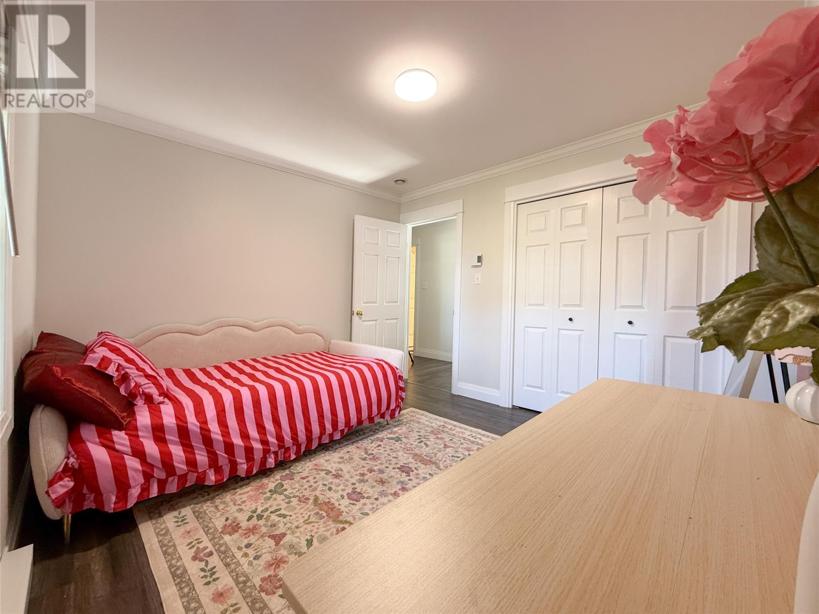 20 Lakeshore Drive, Pasadena — photo 27