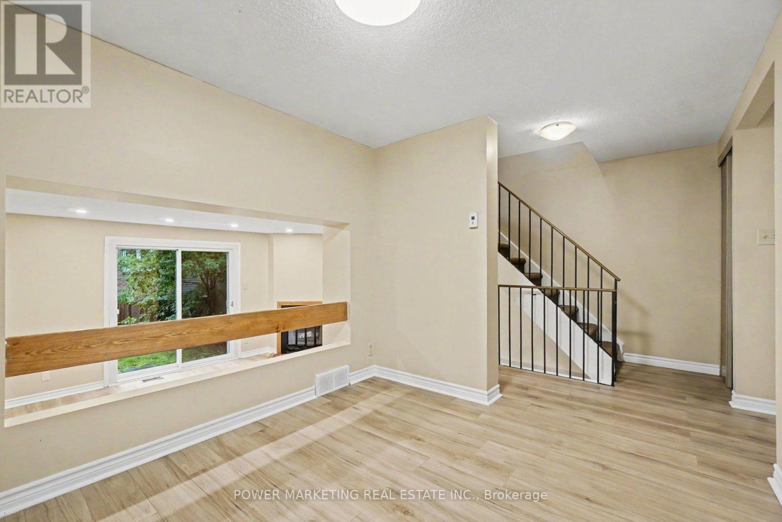 1781 Lamoureux Drive, Ottawa, Ontario  K1E 2N5 - Photo 2 - X13840186