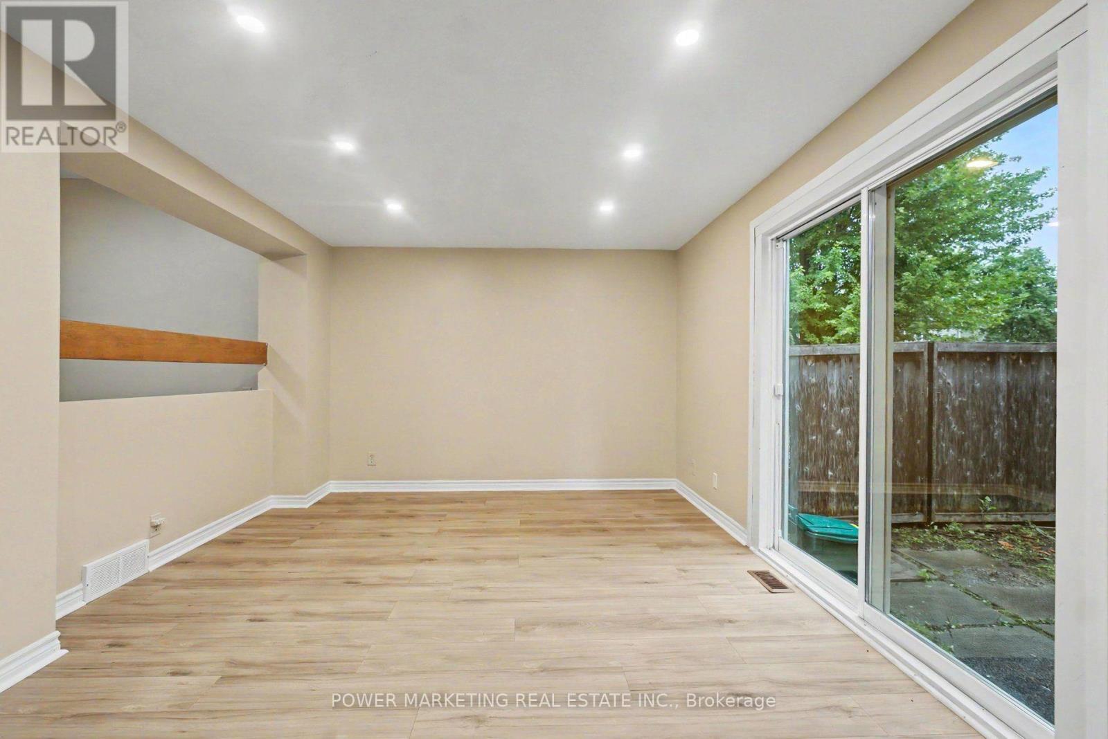 1781 Lamoureux Drive, Ottawa, Ontario  K1E 2N5 - Photo 4 - X13840186