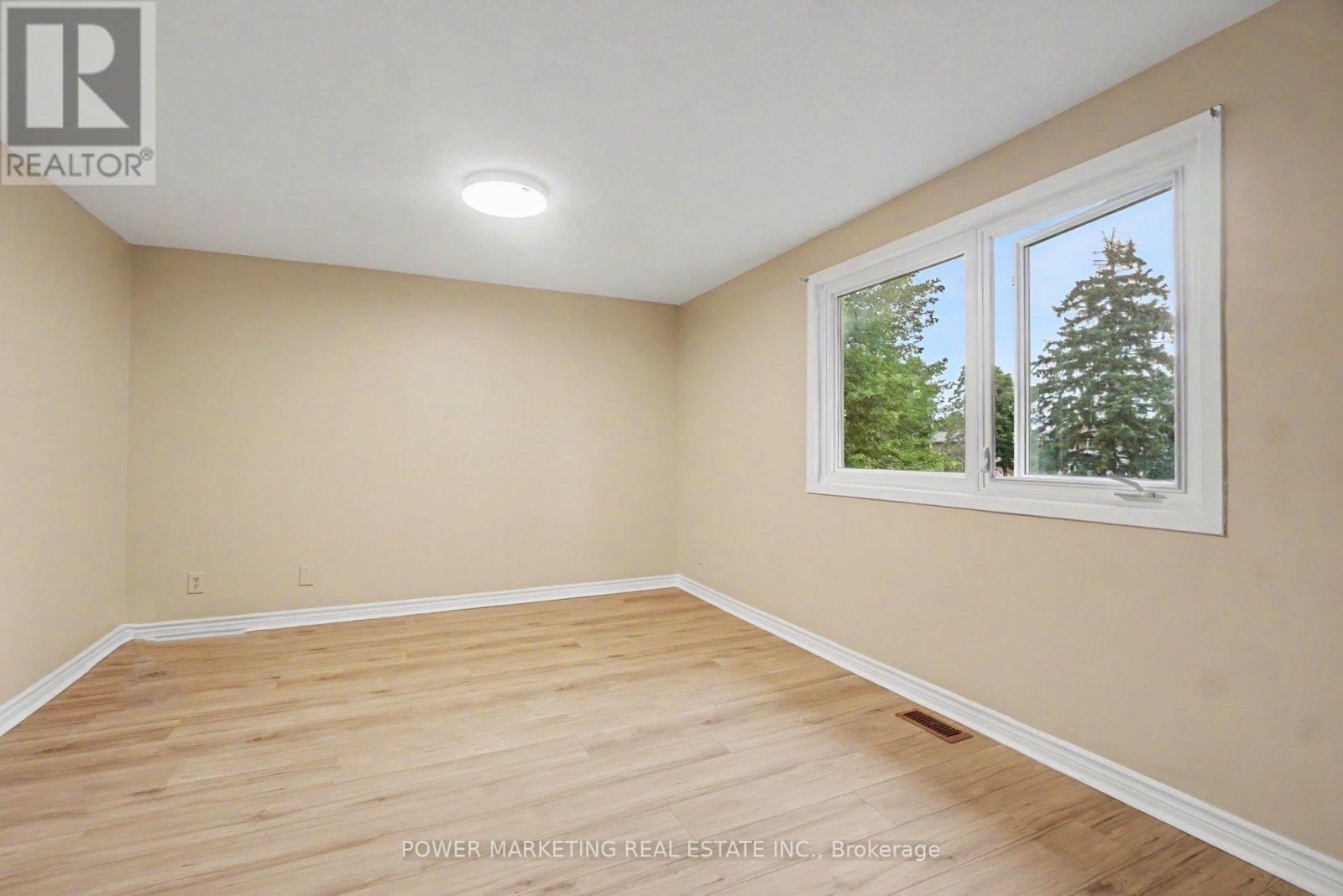 1781 Lamoureux Drive, Ottawa, Ontario  K1E 2N5 - Photo 8 - X13840186