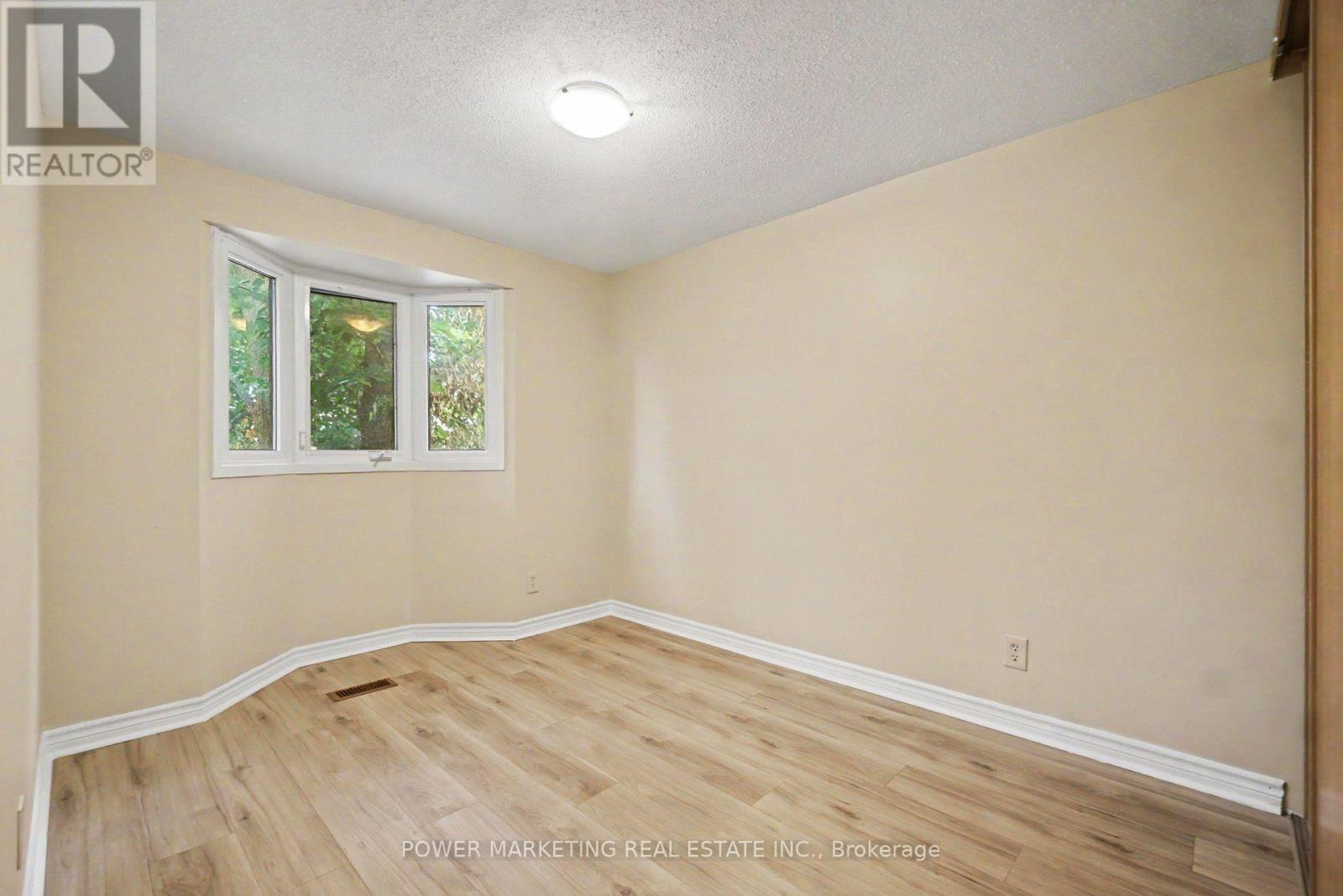 1781 Lamoureux Drive, Ottawa, Ontario  K1E 2N5 - Photo 9 - X13840186