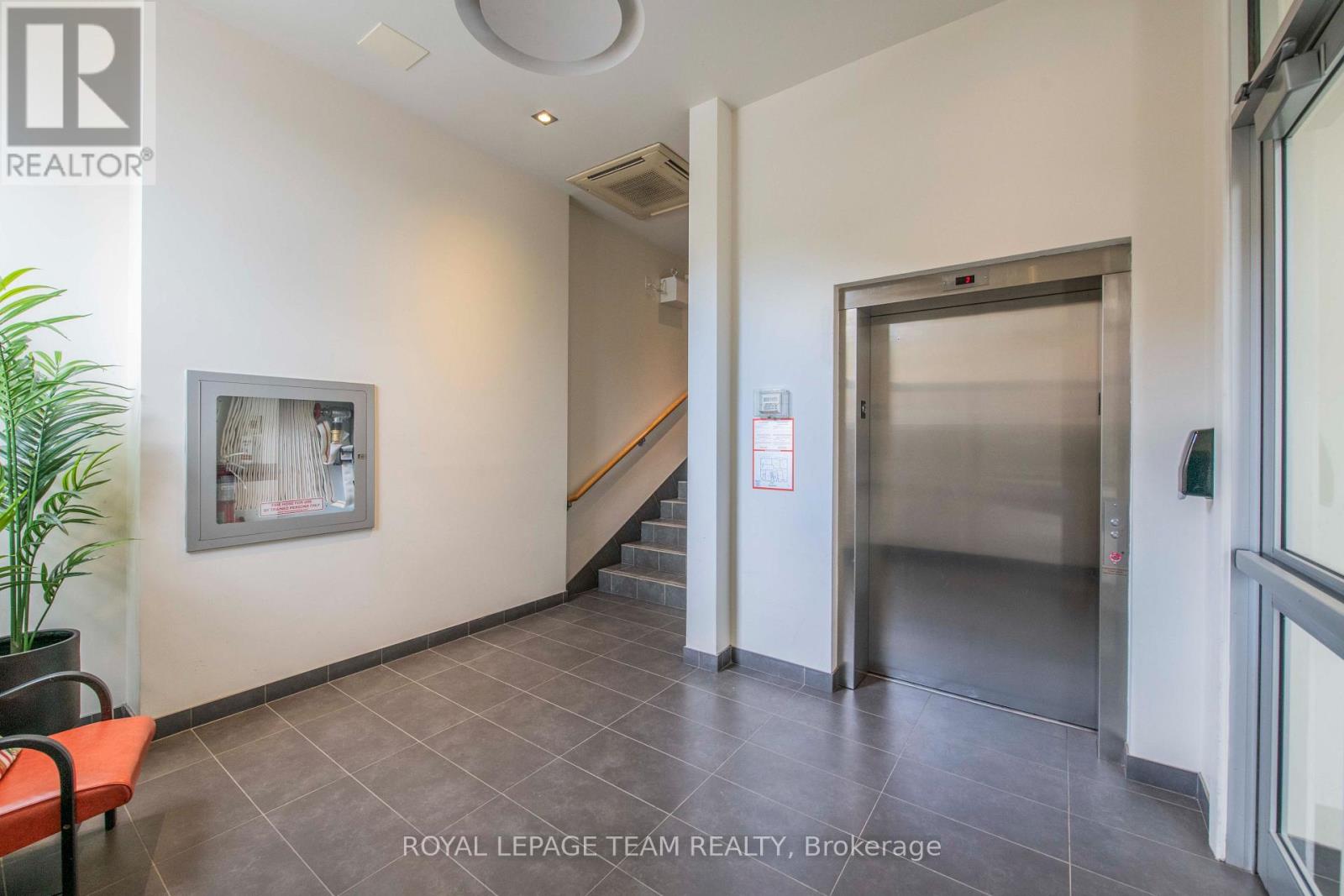 102 - 390 Booth Street, Ottawa, Ontario  K1R 7K6 - Photo 3 - X13840228