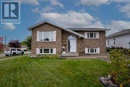 177 Flamingo Drive, Thunder Bay, Ontario  P7B 6K3 - Photo 1 - X13840218