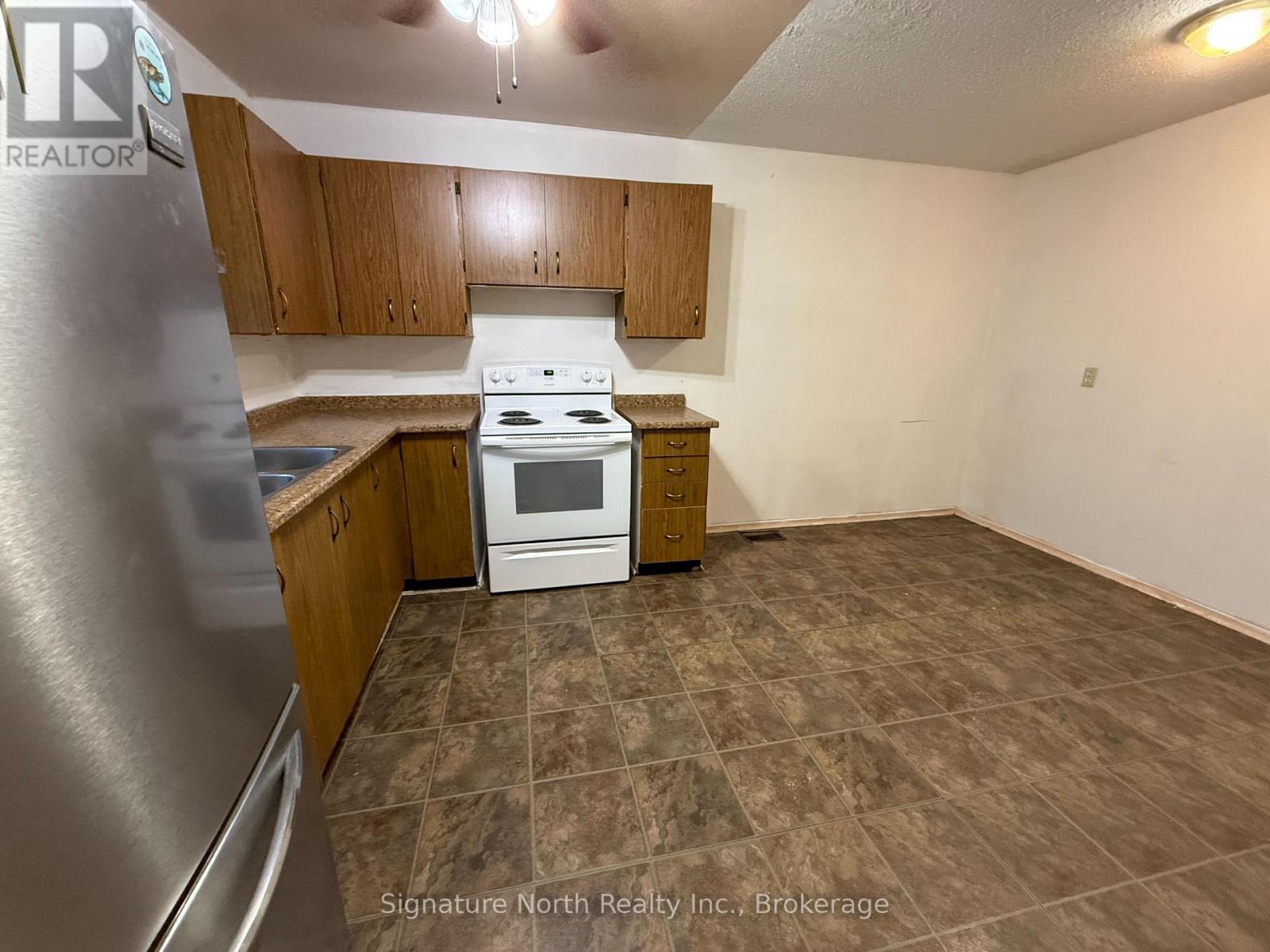 392 Wentworth Crescent, Thunder Bay, Ontario  P7A 7S8 - Photo 4 - X13840346