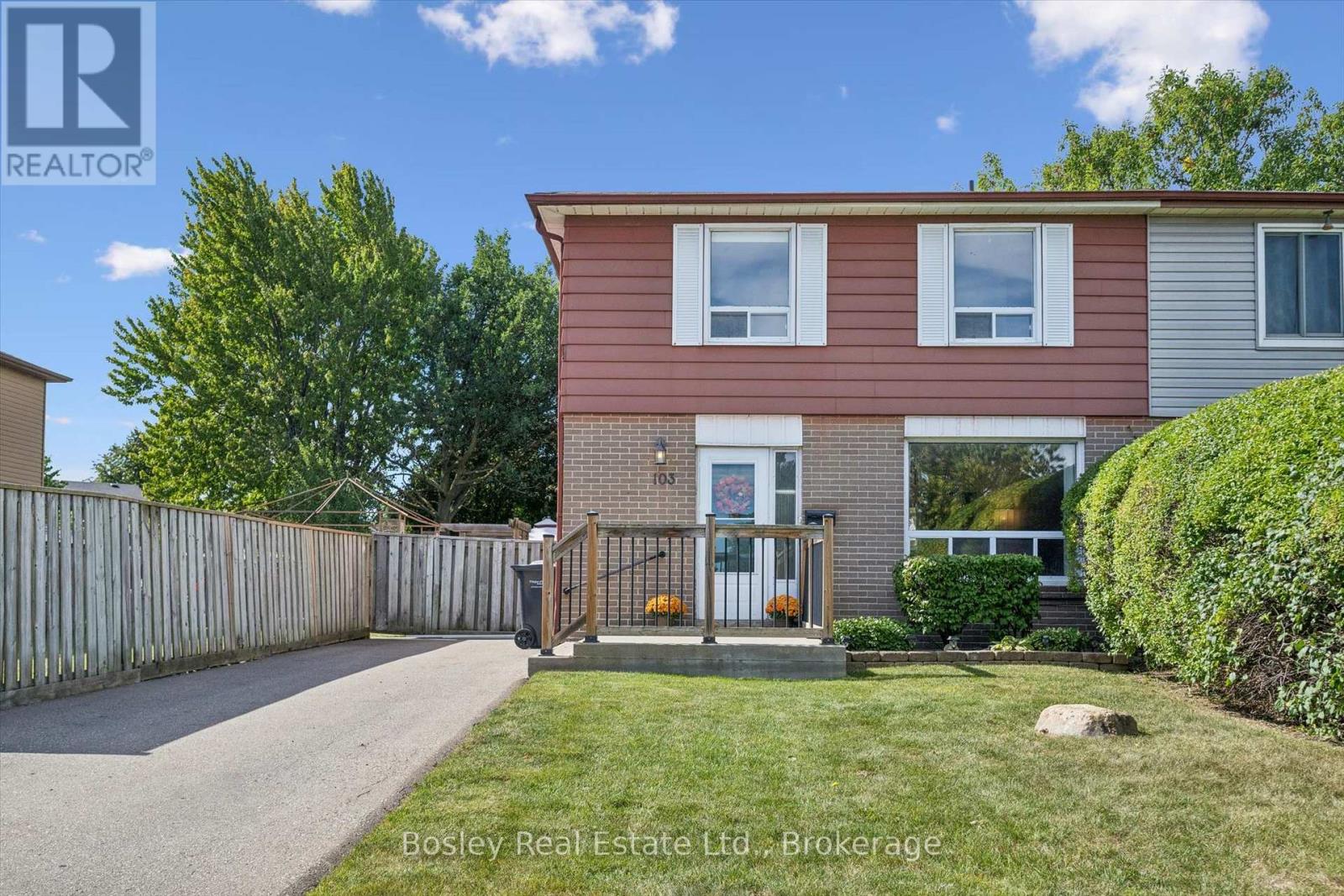 103 Folkstone Crescent, Brampton, Ontario L6T 3M4 - Photo 1 - W13840168