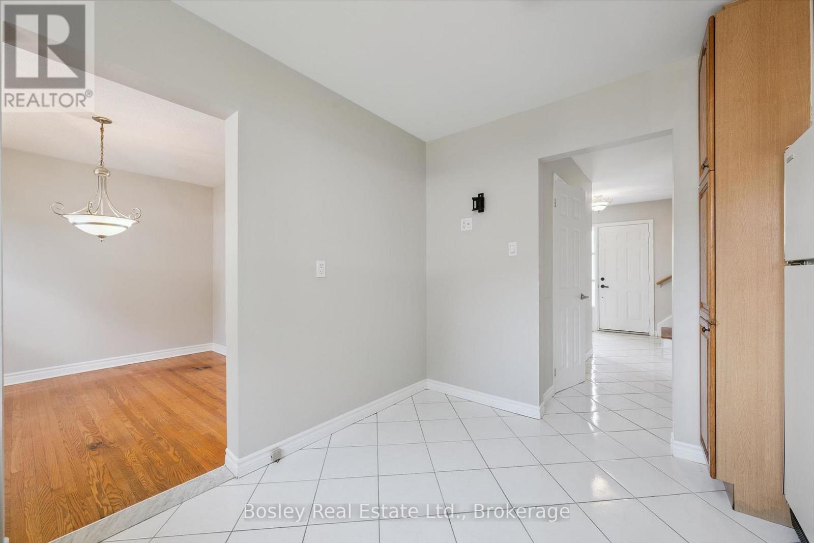 103 Folkstone Crescent, Brampton, Ontario L6T 3M4 - Photo 13 - W13840168