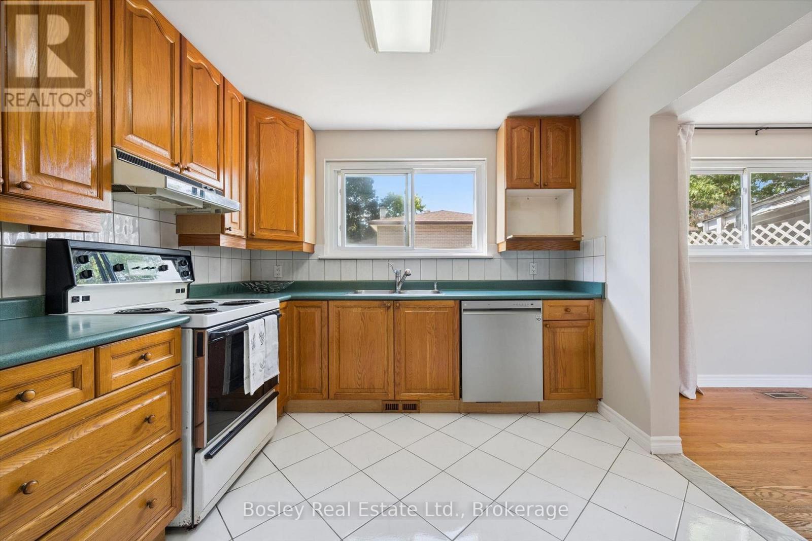 103 Folkstone Crescent, Brampton, Ontario L6T 3M4 - Photo 14 - W13840168