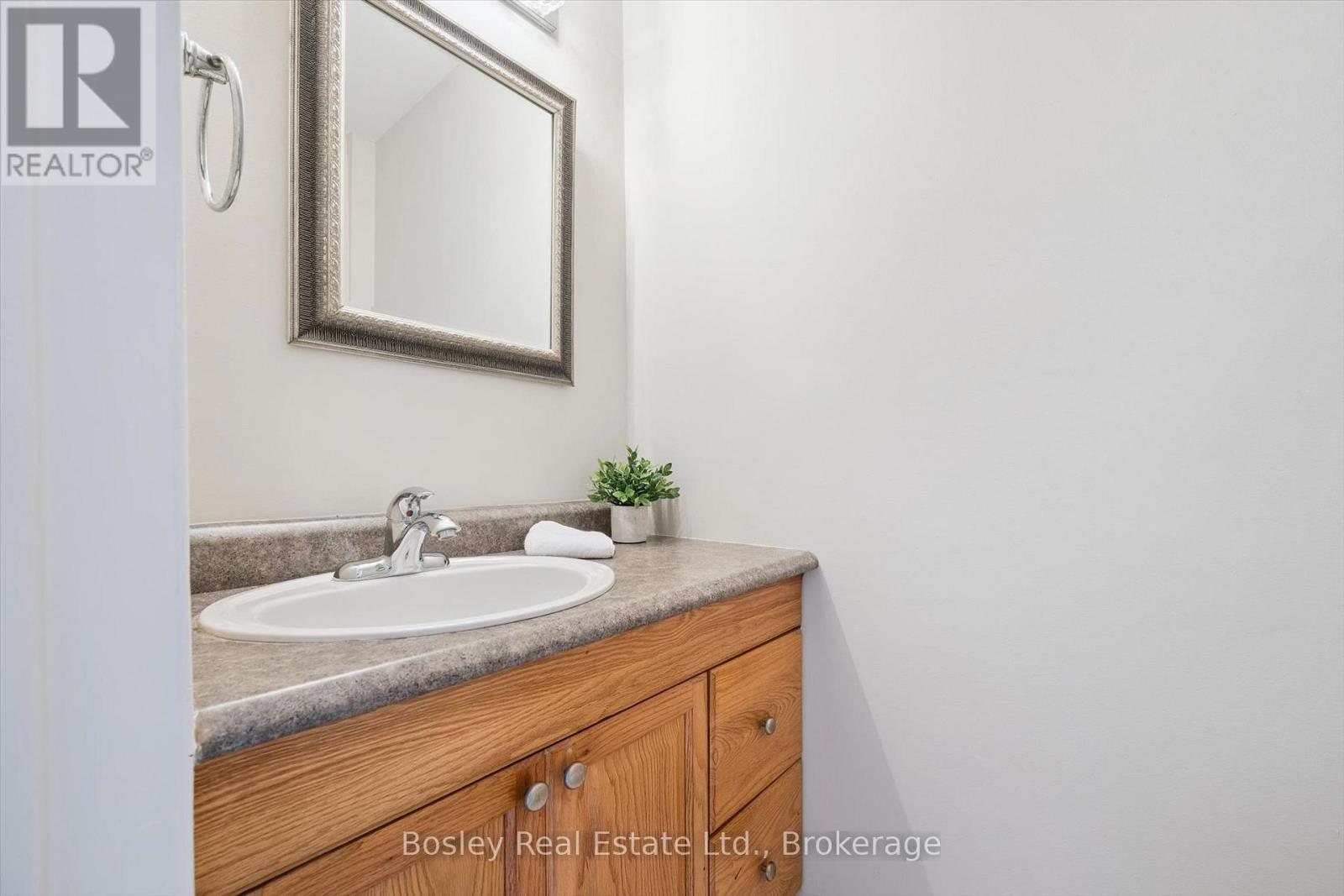 103 Folkstone Crescent, Brampton, Ontario L6T 3M4 - Photo 16 - W13840168