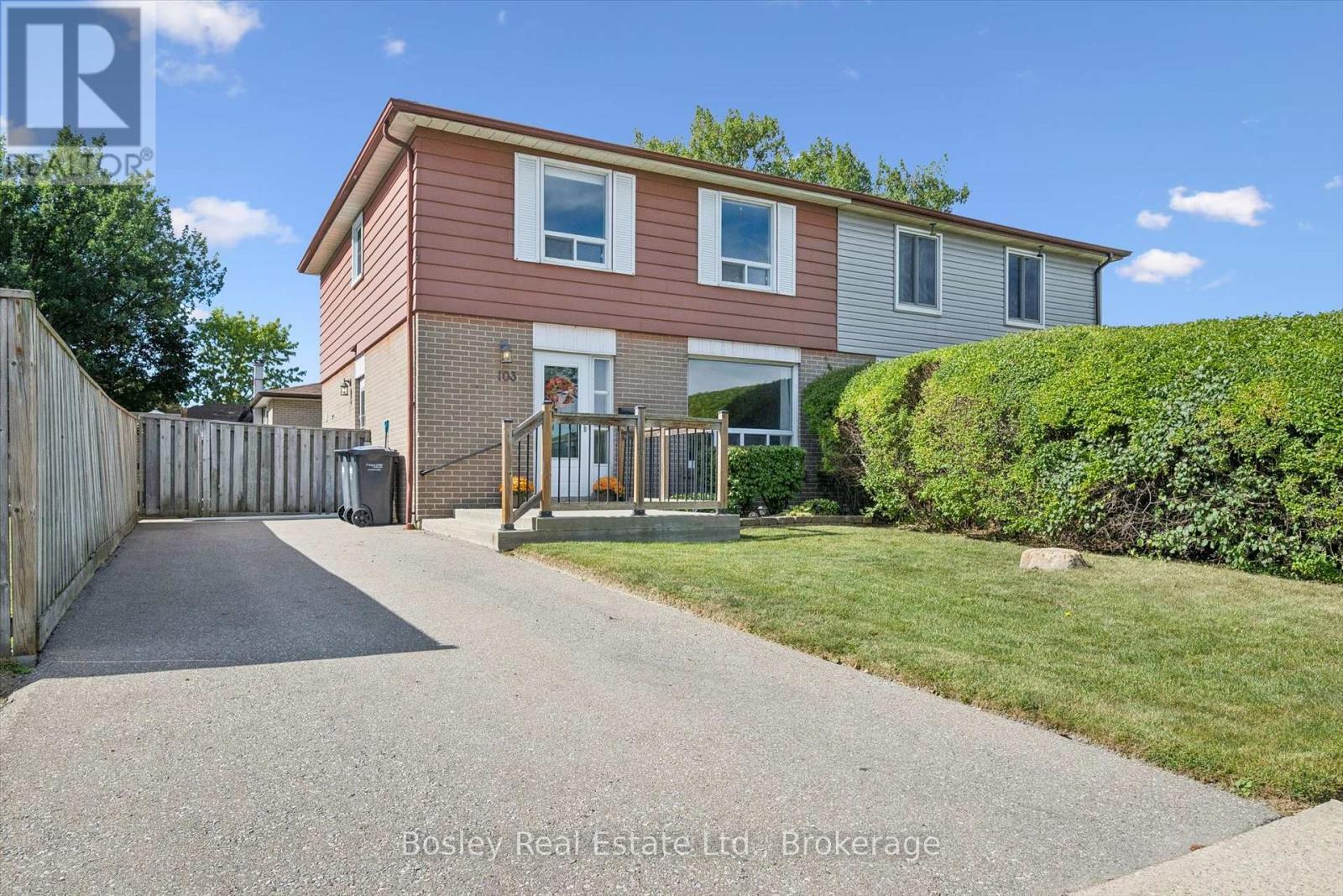 103 Folkstone Crescent, Brampton, Ontario L6T 3M4 - Photo 3 - W13840168