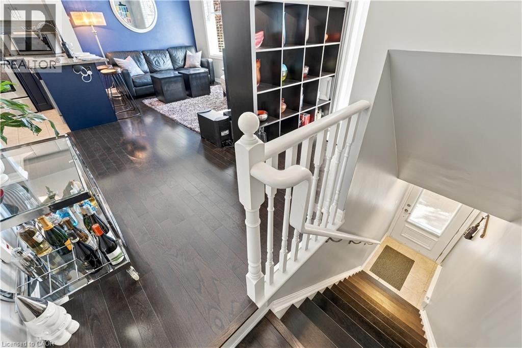 1437 Lakeshore Road E Unit# 201, Mississauga, Ontario  L5E 0A2 - Photo 3 - 40867375