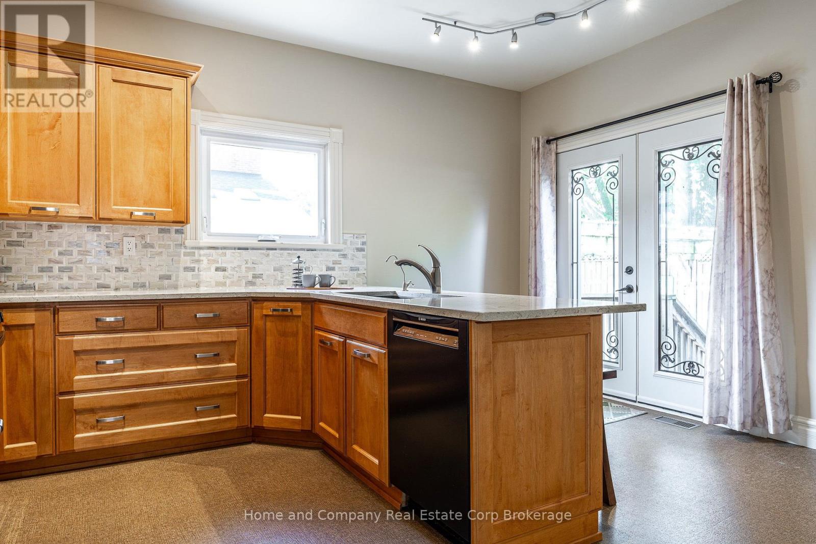 252 Albert Street, Stratford, Ontario N5A 3K9 - Photo 19 - X13840246