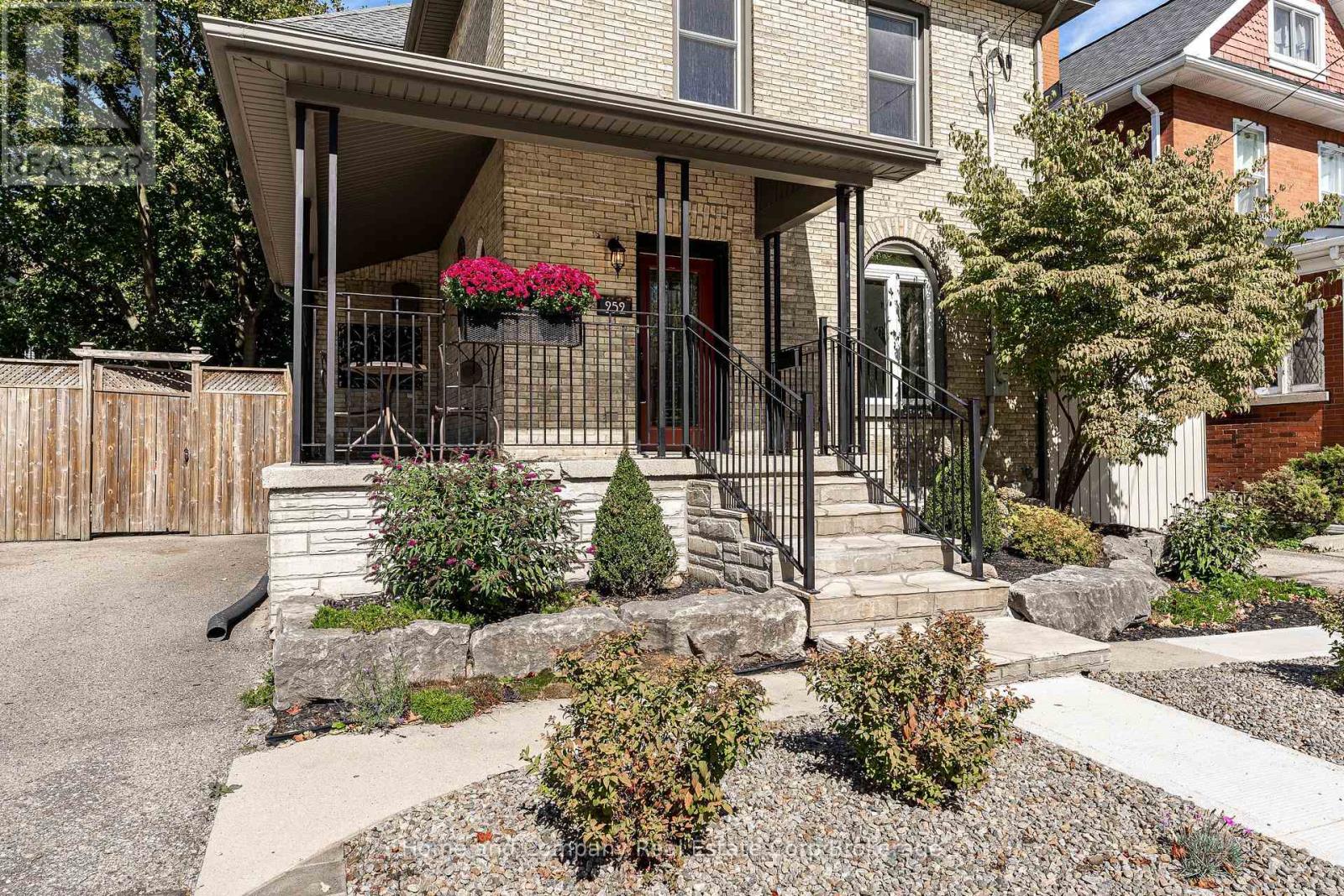 252 Albert Street, Stratford, Ontario N5A 3K9 - Photo 3 - X13840246