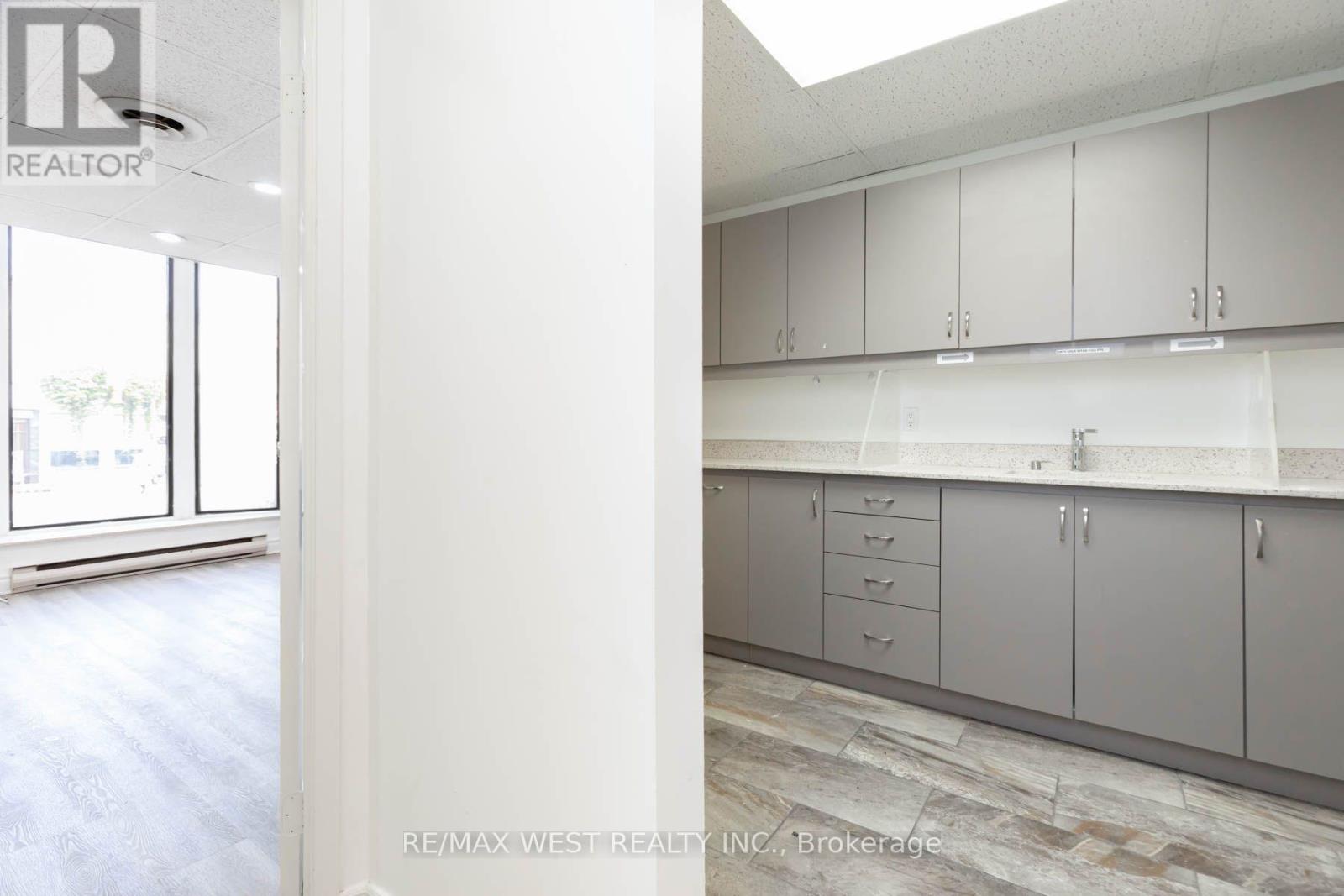 Main Floor - 1083 Bloor Street W, Toronto, Ontario  M6H 1M5 - Photo 12 - C13840192