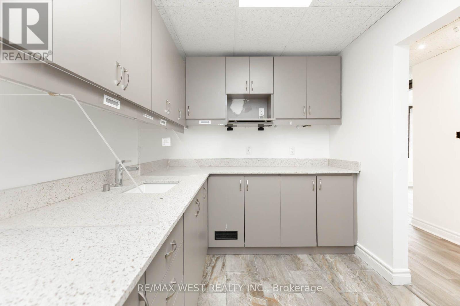 Main Floor - 1083 Bloor Street W, Toronto, Ontario  M6H 1M5 - Photo 13 - C13840192