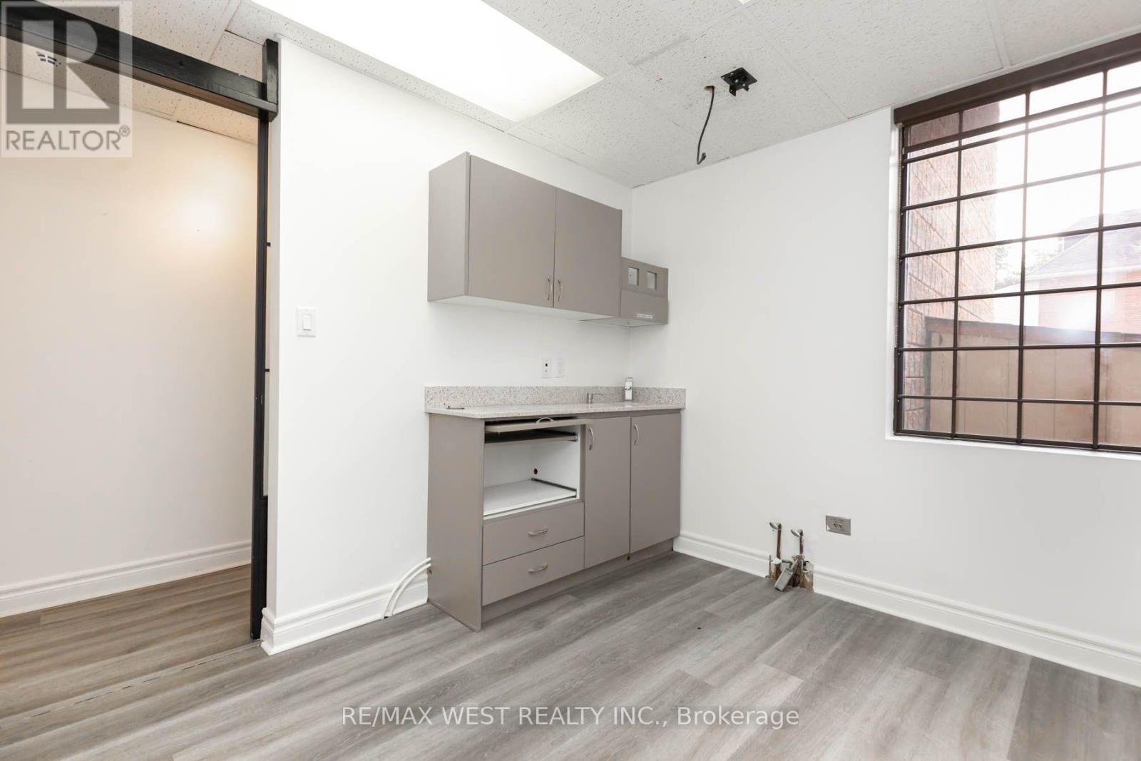 Main Floor - 1083 Bloor Street W, Toronto, Ontario  M6H 1M5 - Photo 15 - C13840192