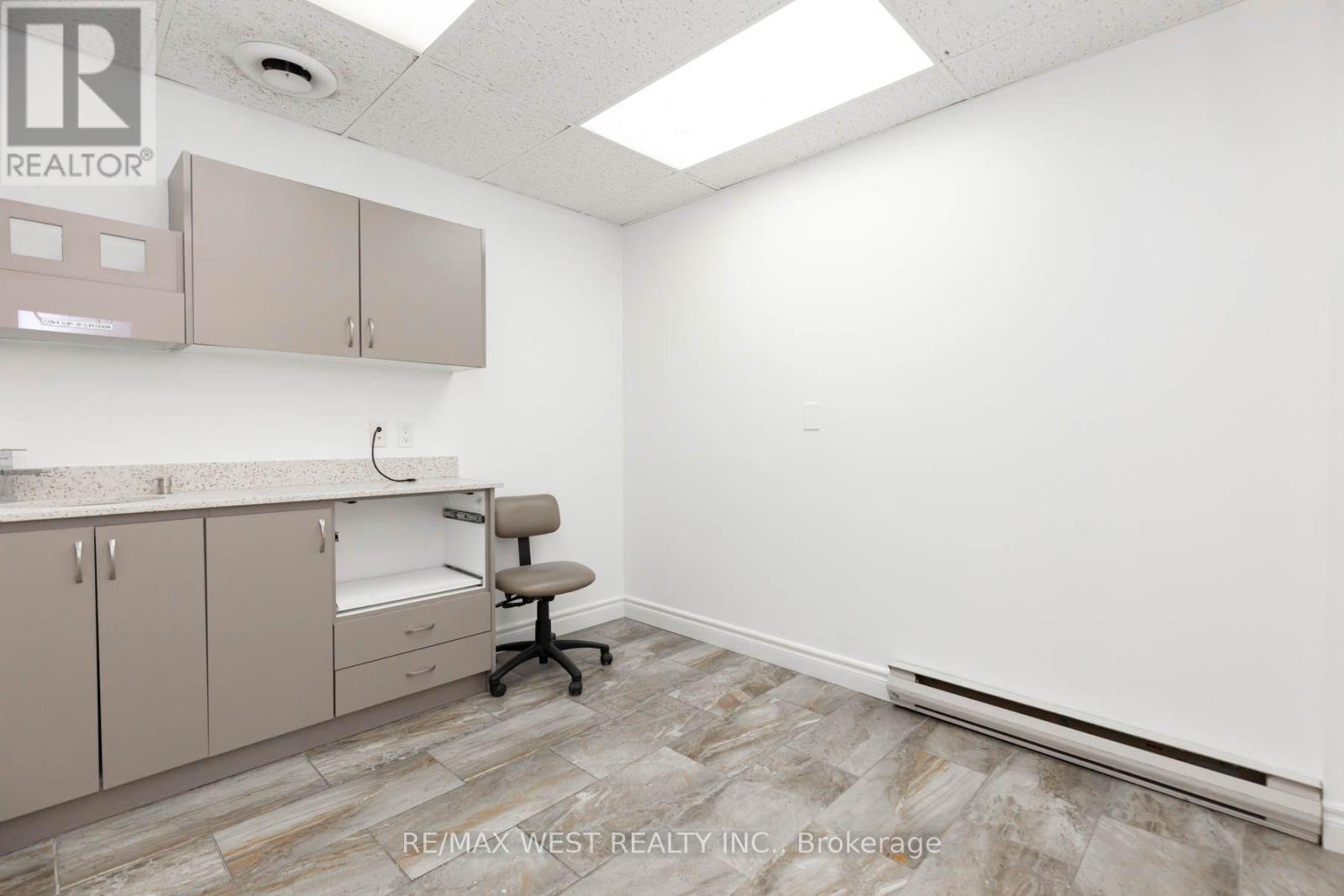 Main Floor - 1083 Bloor Street W, Toronto, Ontario  M6H 1M5 - Photo 16 - C13840192