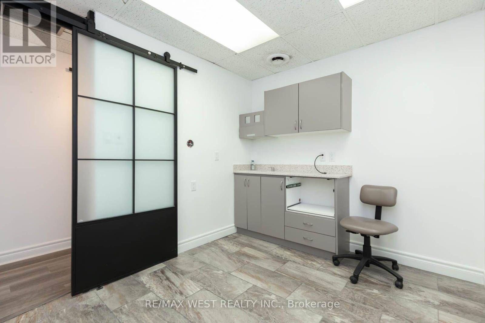 Main Floor - 1083 Bloor Street W, Toronto, Ontario  M6H 1M5 - Photo 17 - C13840192