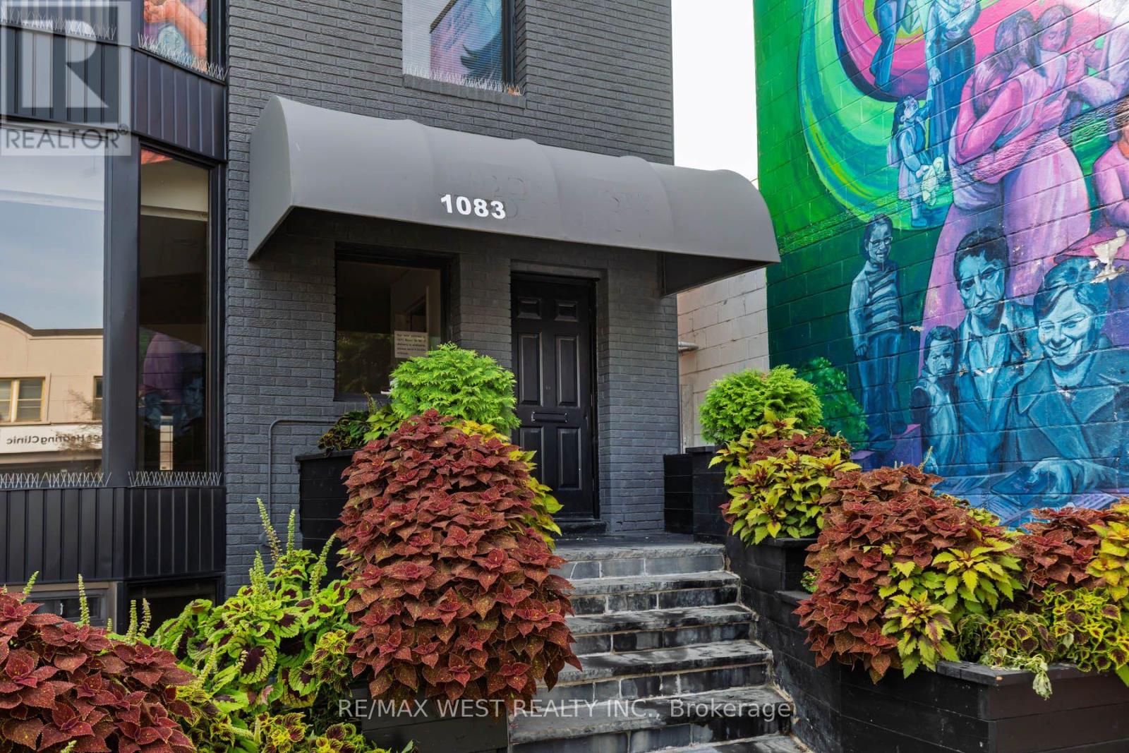Main Floor - 1083 Bloor Street W, Toronto, Ontario  M6H 1M5 - Photo 2 - C13840192