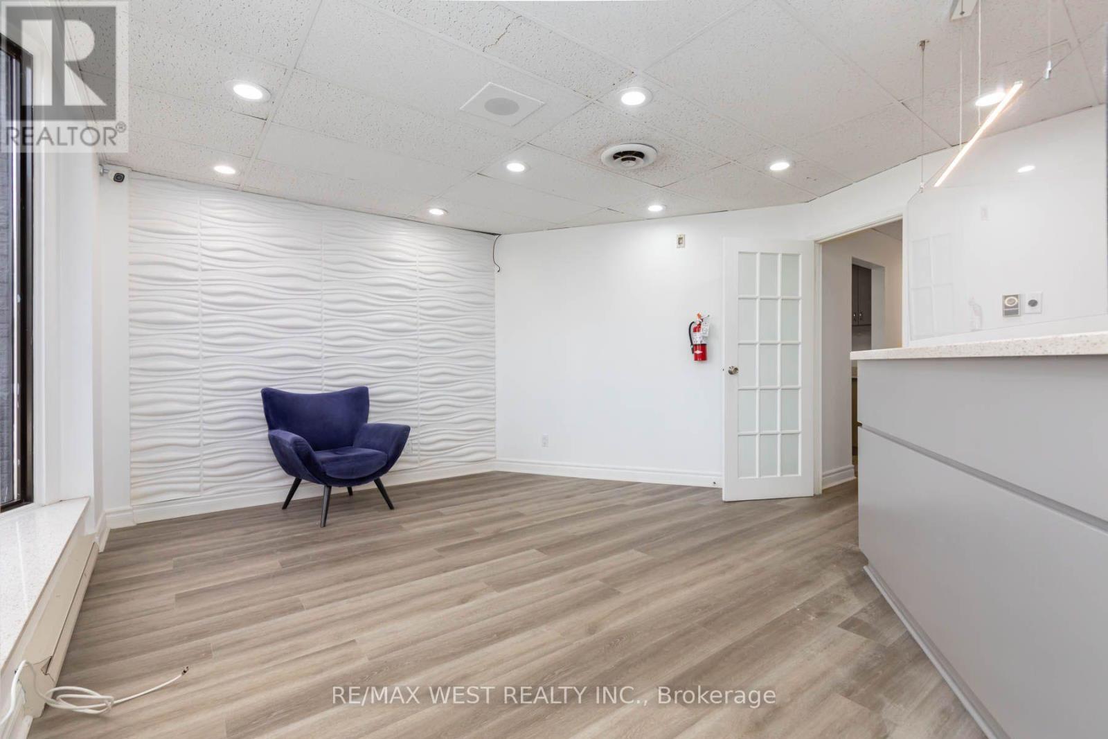 Main Floor - 1083 Bloor Street W, Toronto, Ontario  M6H 1M5 - Photo 3 - C13840192
