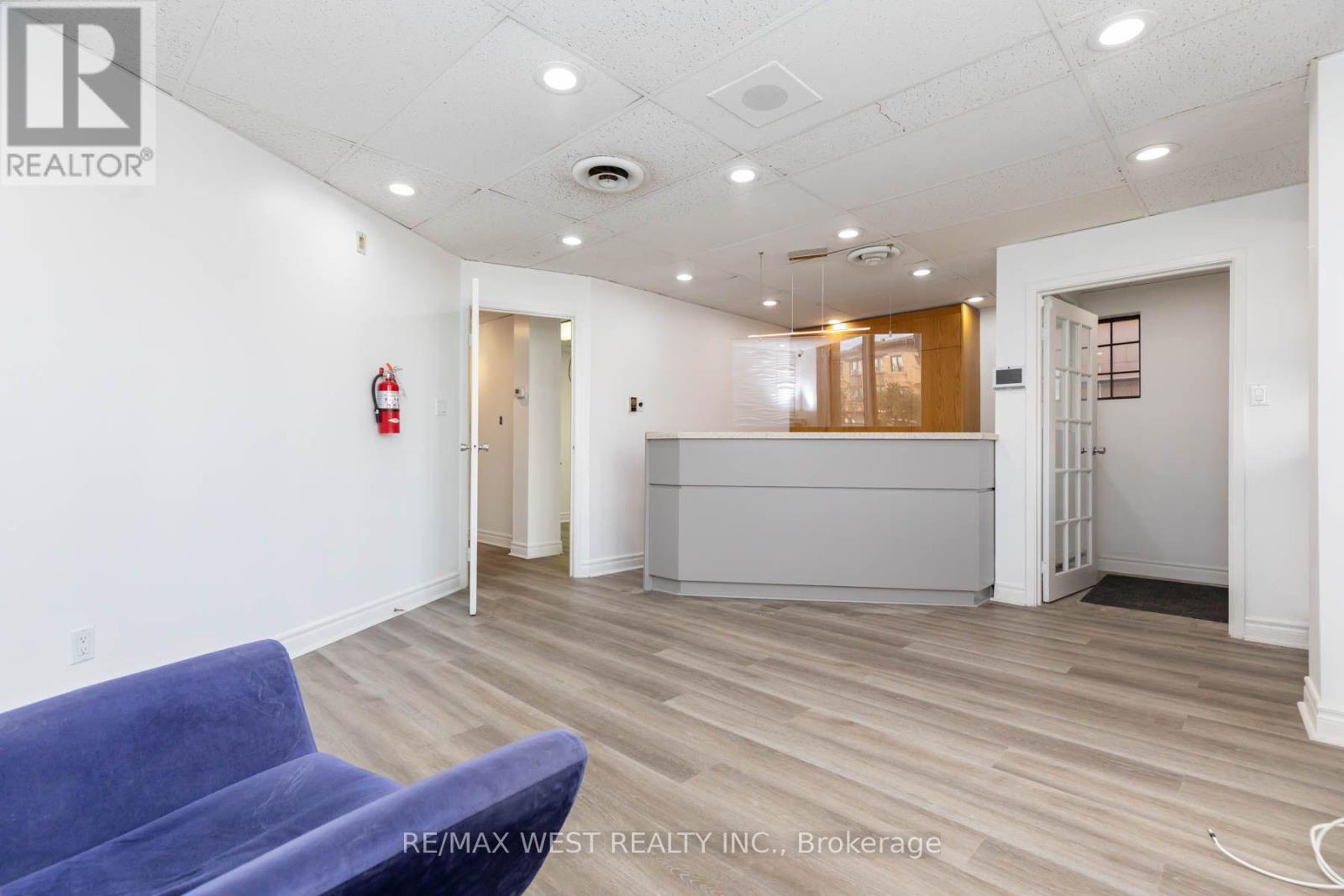 Main Floor - 1083 Bloor Street W, Toronto, Ontario  M6H 1M5 - Photo 4 - C13840192