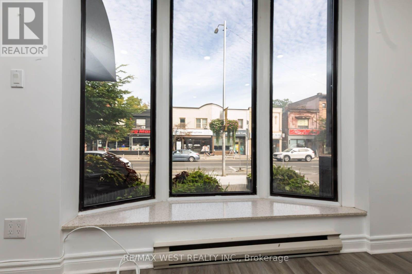 Main Floor - 1083 Bloor Street W, Toronto, Ontario  M6H 1M5 - Photo 5 - C13840192
