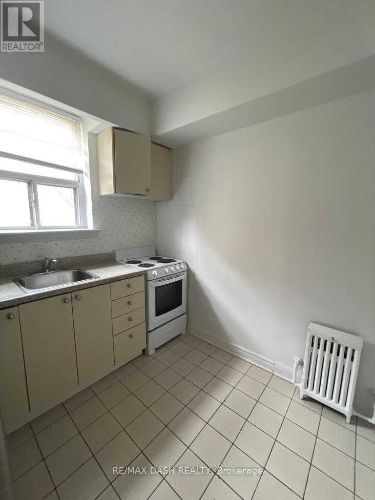 B1 - 50 Neptune Drive, Toronto, Ontario  M6A 1X1 - Photo 5 - C13840206
