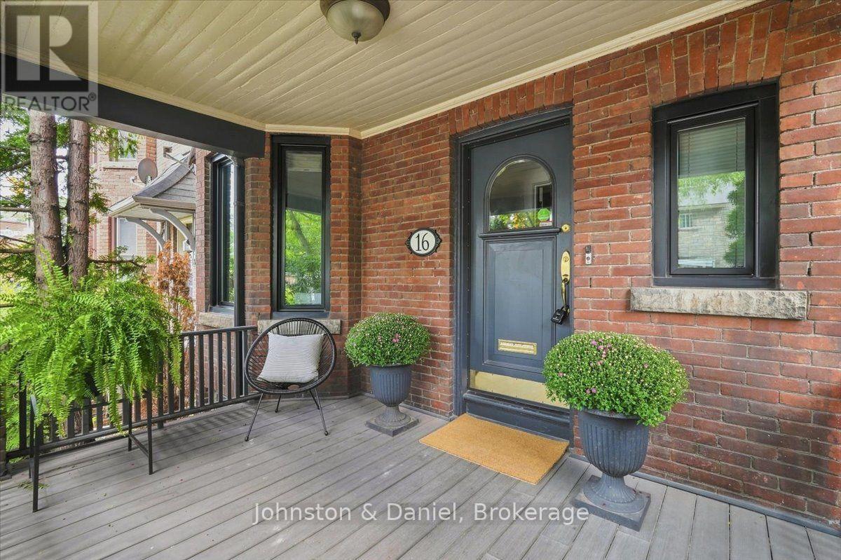 16 BARTON AVENUE Toronto (Annex) Ontario Canada M5R1G8 4