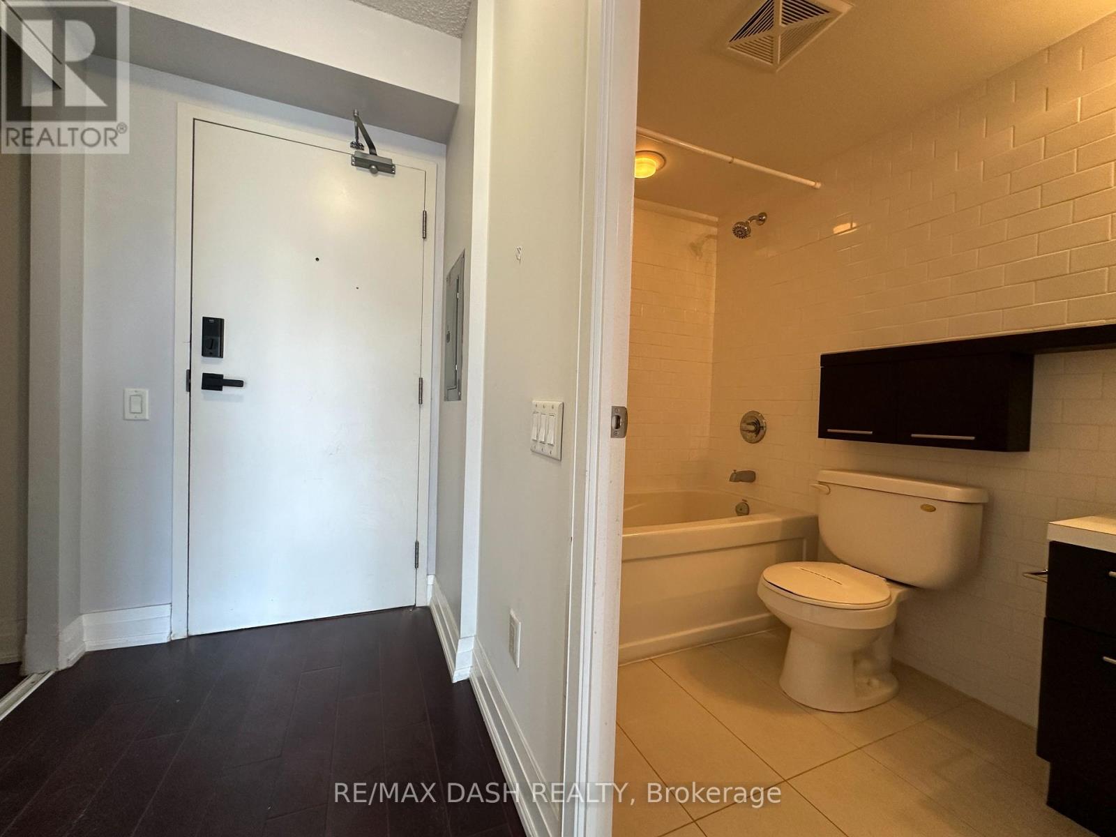 1008 - 21 Carlton Street, Toronto, Ontario  M5B 1L3 - Photo 3 - C13840284