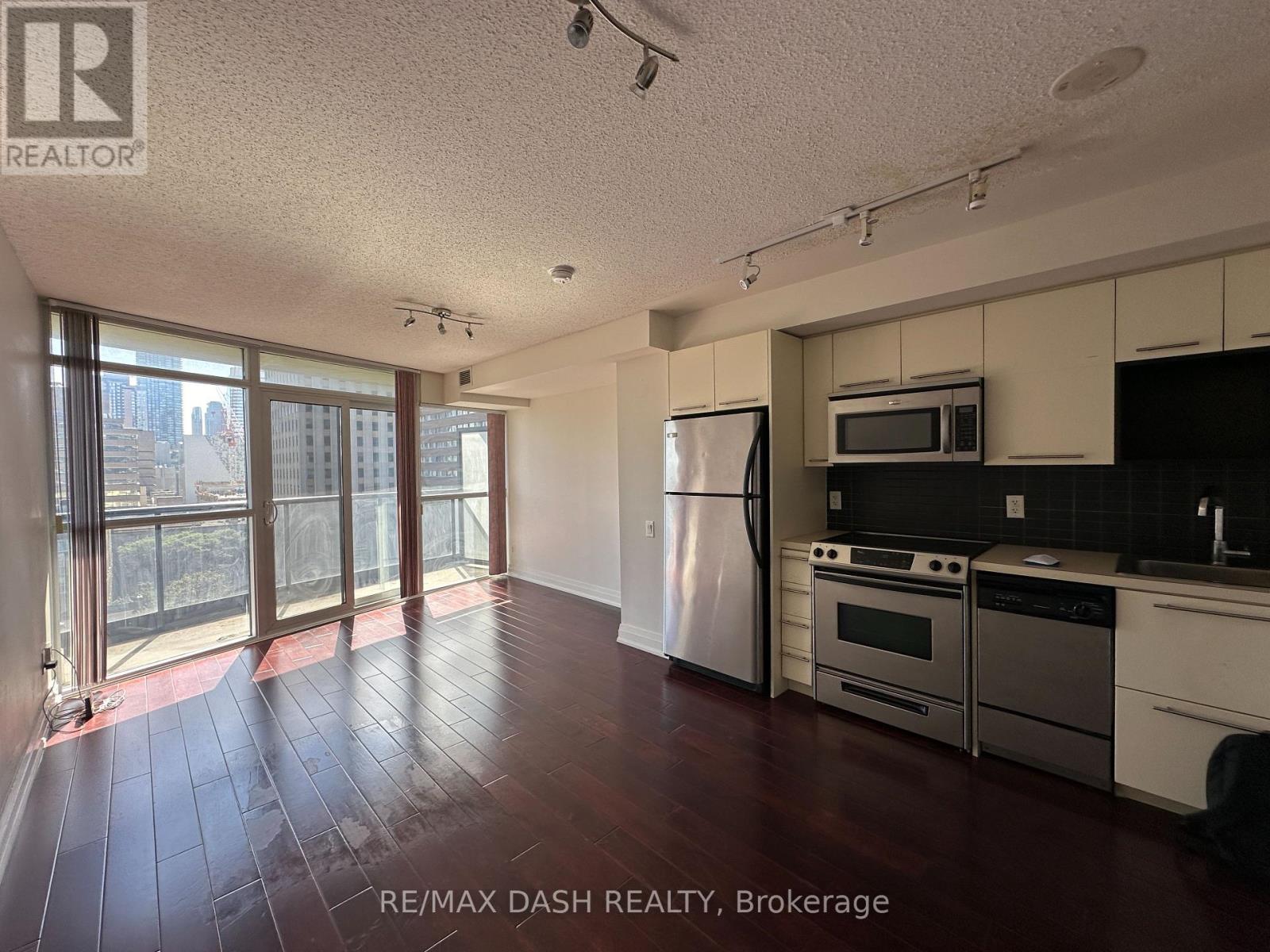 1008 - 21 Carlton Street, Toronto, Ontario  M5B 1L3 - Photo 5 - C13840284