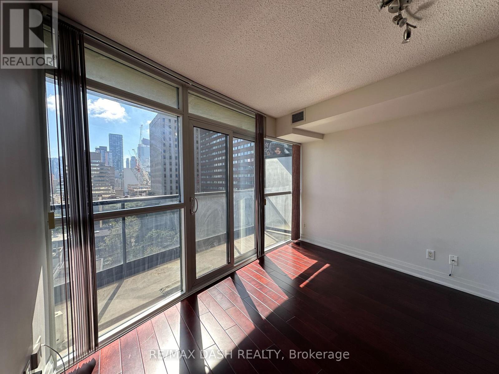 1008 - 21 Carlton Street, Toronto, Ontario  M5B 1L3 - Photo 6 - C13840284