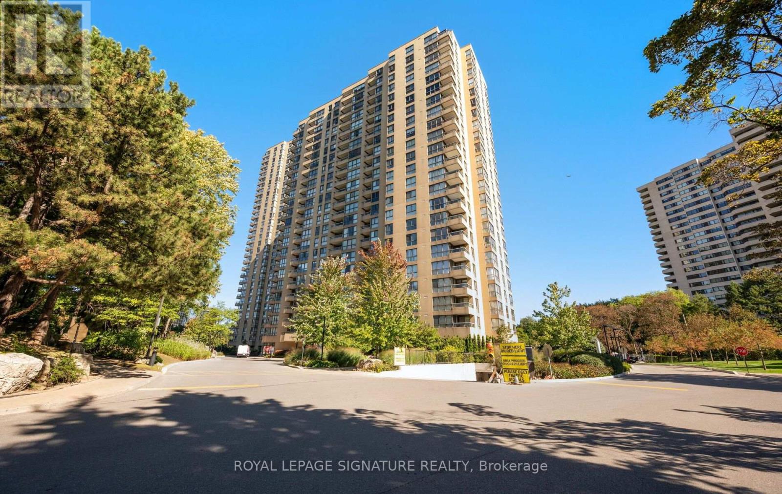 1704 - 1 Concorde Place, Toronto, Ontario  M3C 3K6 - Photo 1 - C13840376
