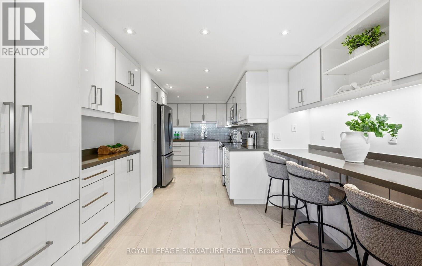 1704 - 1 Concorde Place, Toronto, Ontario  M3C 3K6 - Photo 17 - C13840376