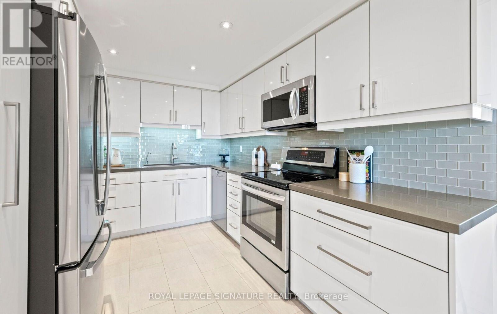 1704 - 1 Concorde Place, Toronto, Ontario  M3C 3K6 - Photo 18 - C13840376