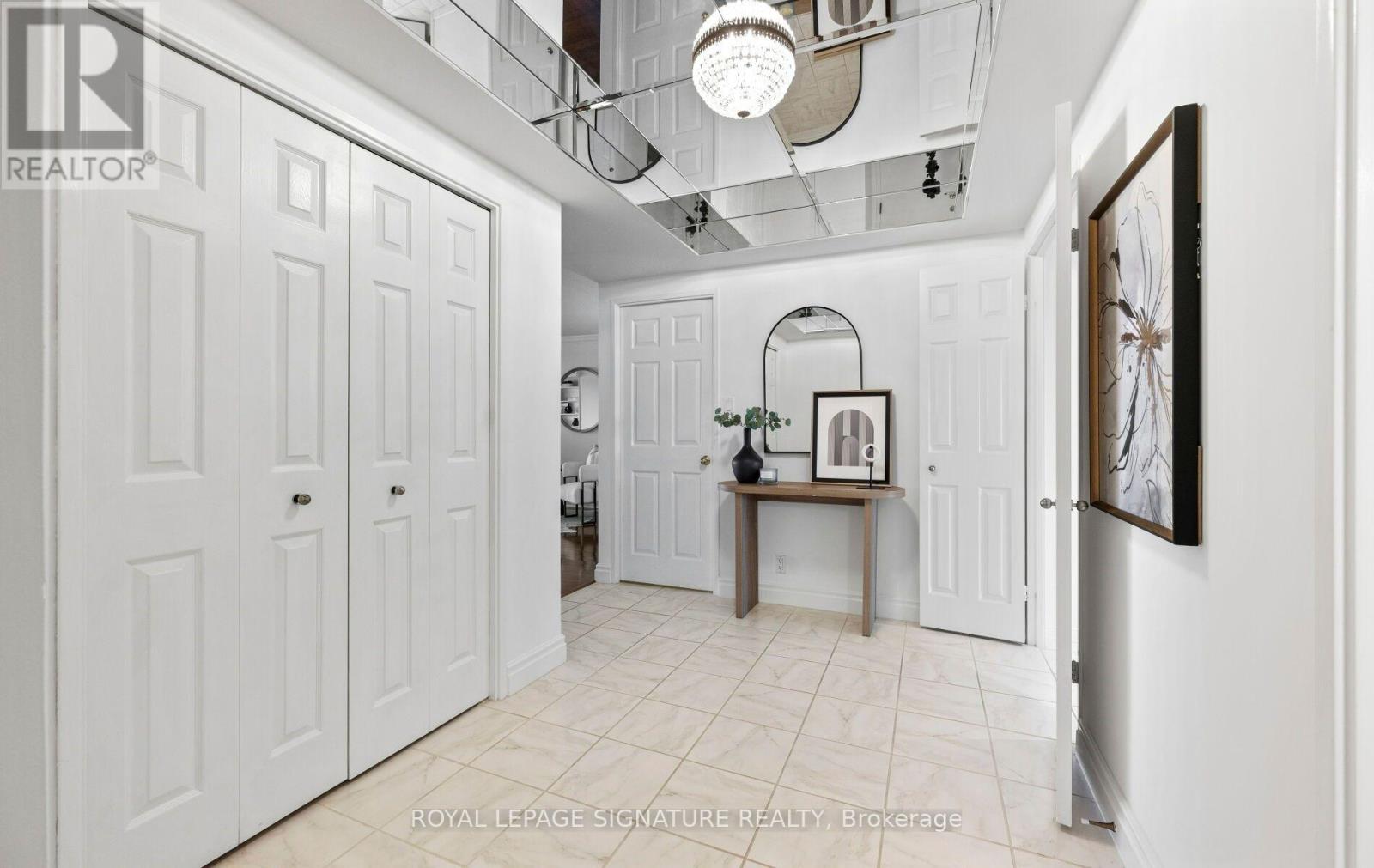1704 - 1 Concorde Place, Toronto, Ontario  M3C 3K6 - Photo 2 - C13840376