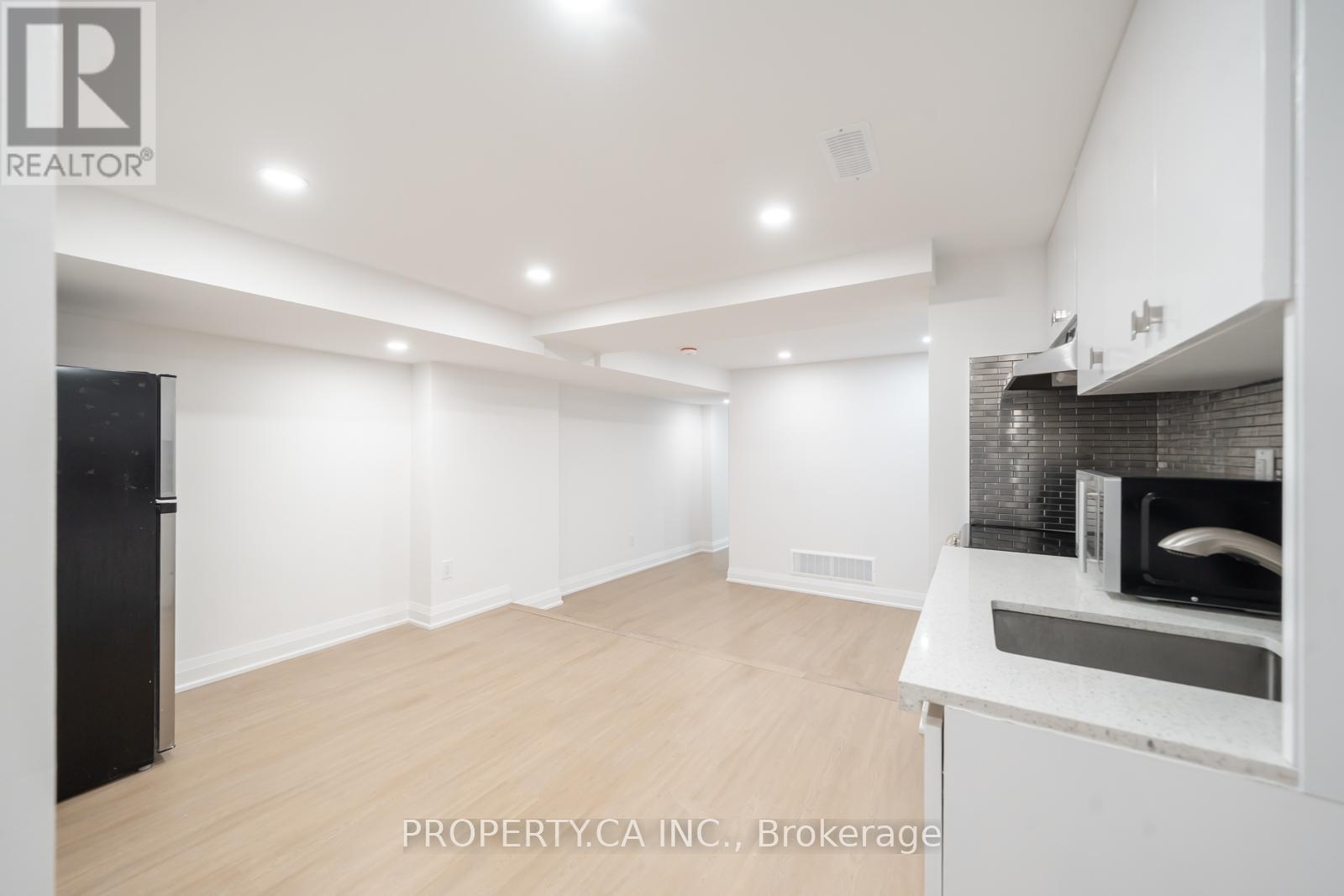 Lower - 344 Highfield Road, Toronto, Ontario  M4L 2V5 - Photo 2 - E13840158