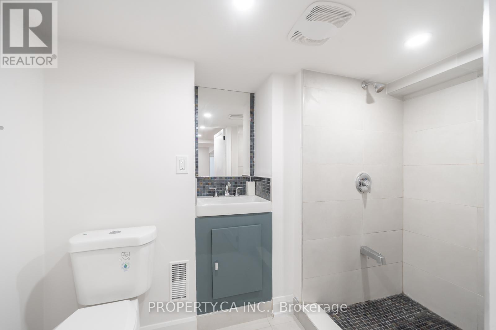 Lower - 344 Highfield Road, Toronto, Ontario  M4L 2V5 - Photo 3 - E13840158