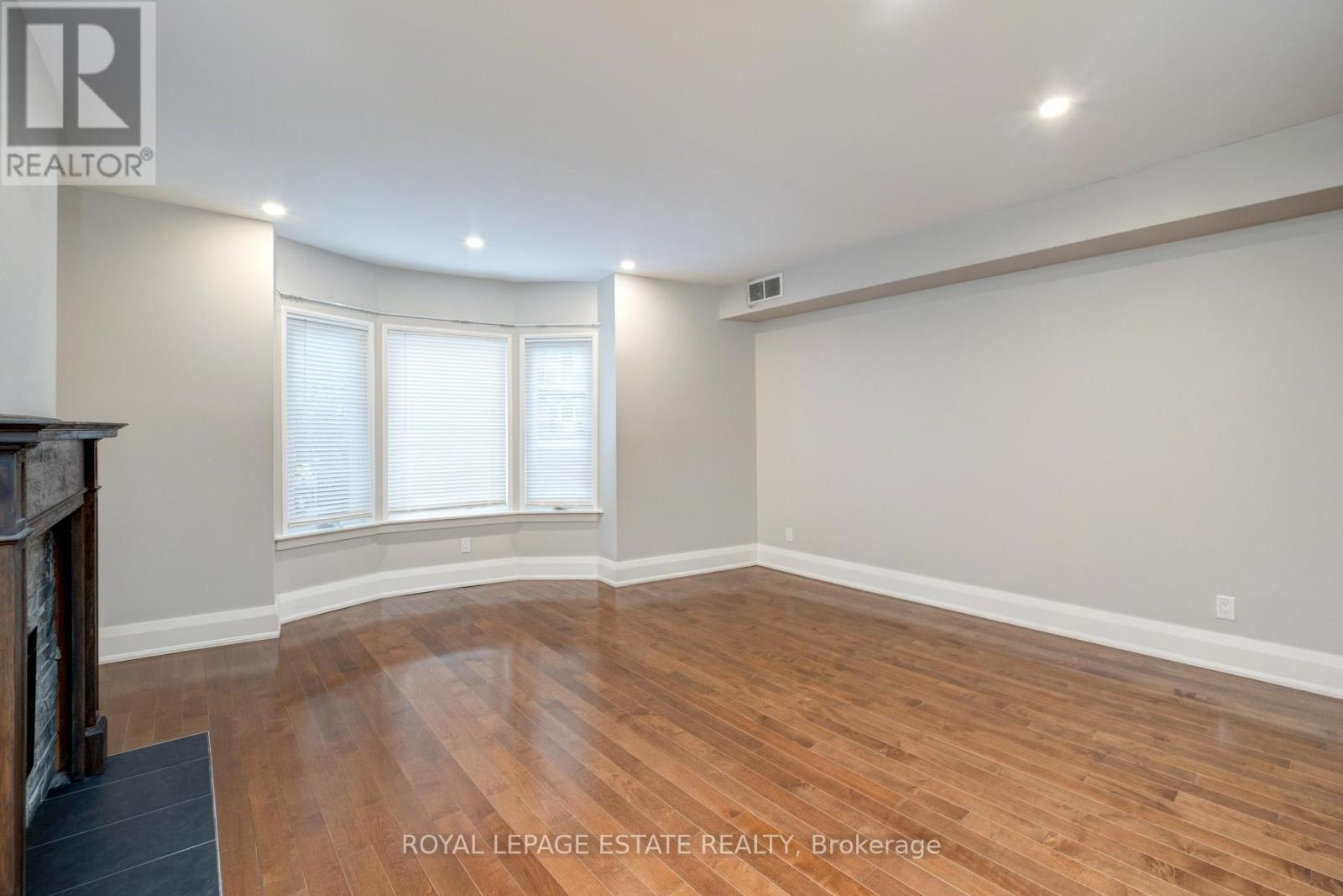 Upper - 322 Silver Birch Avenue, Toronto, Ontario  M4E 3L5 - Photo 5 - E13840196