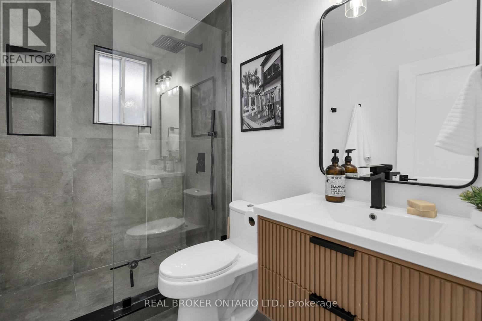 23 Aldridge Avenue, Toronto, Ontario  M4C 3W3 - Photo 24 - E13840202