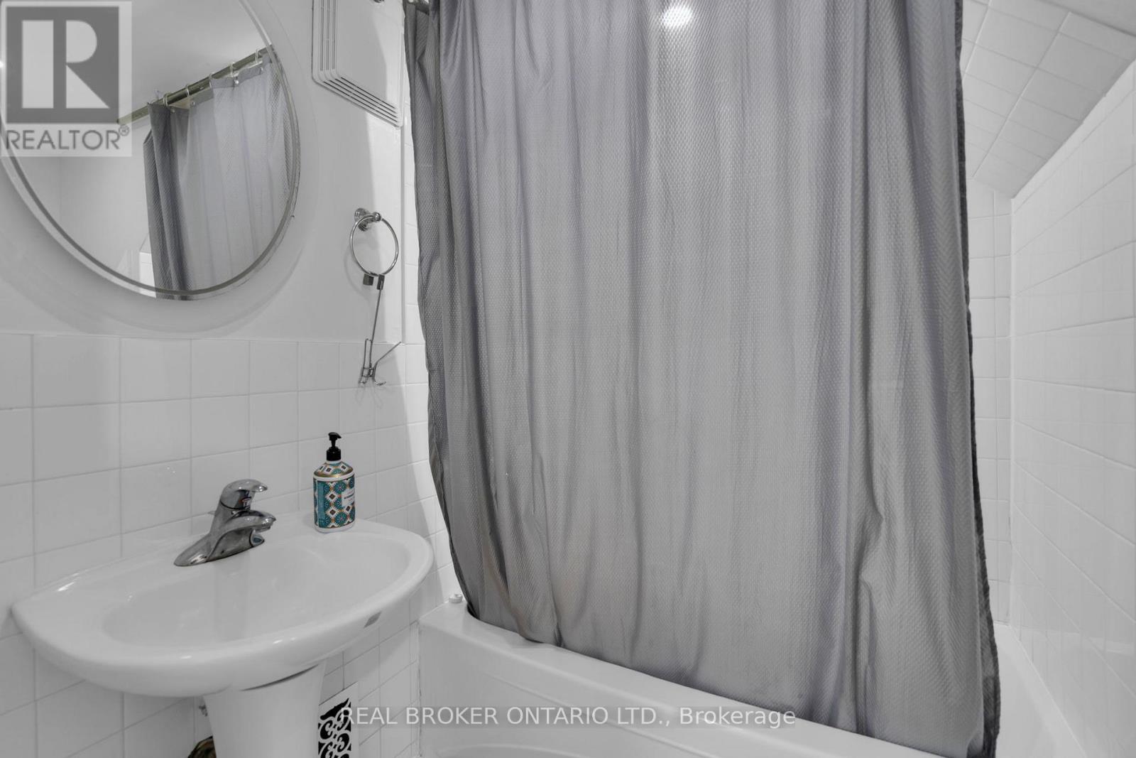 23 Aldridge Avenue, Toronto, Ontario  M4C 3W3 - Photo 31 - E13840202