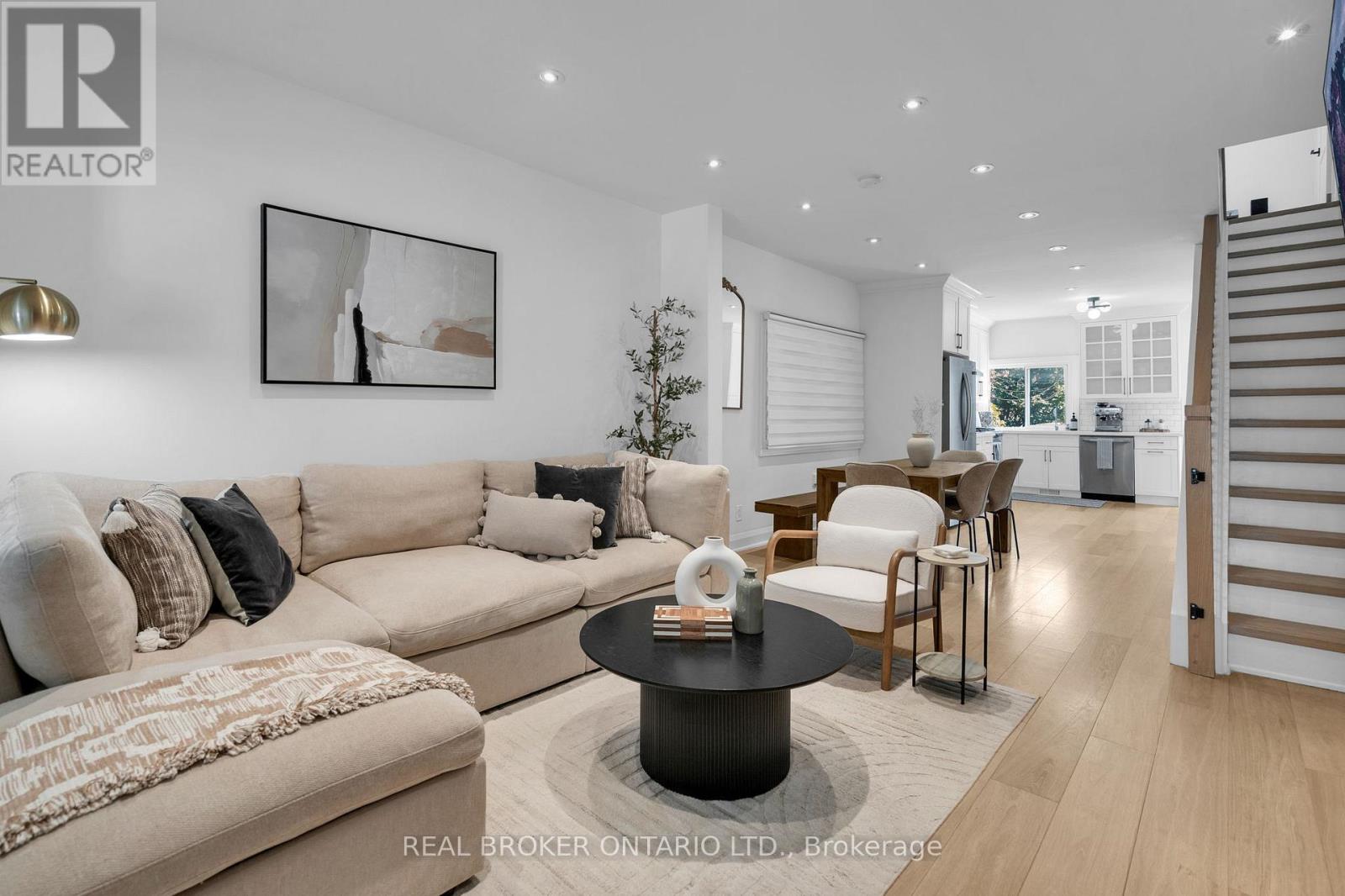 23 Aldridge Avenue, Toronto, Ontario  M4C 3W3 - Photo 7 - E13840202