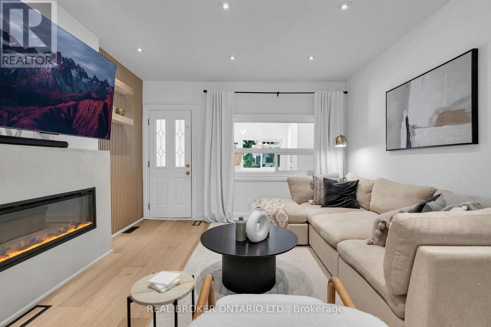 23 Aldridge Avenue, Toronto, Ontario  M4C 3W3 - Photo 9 - E13840202