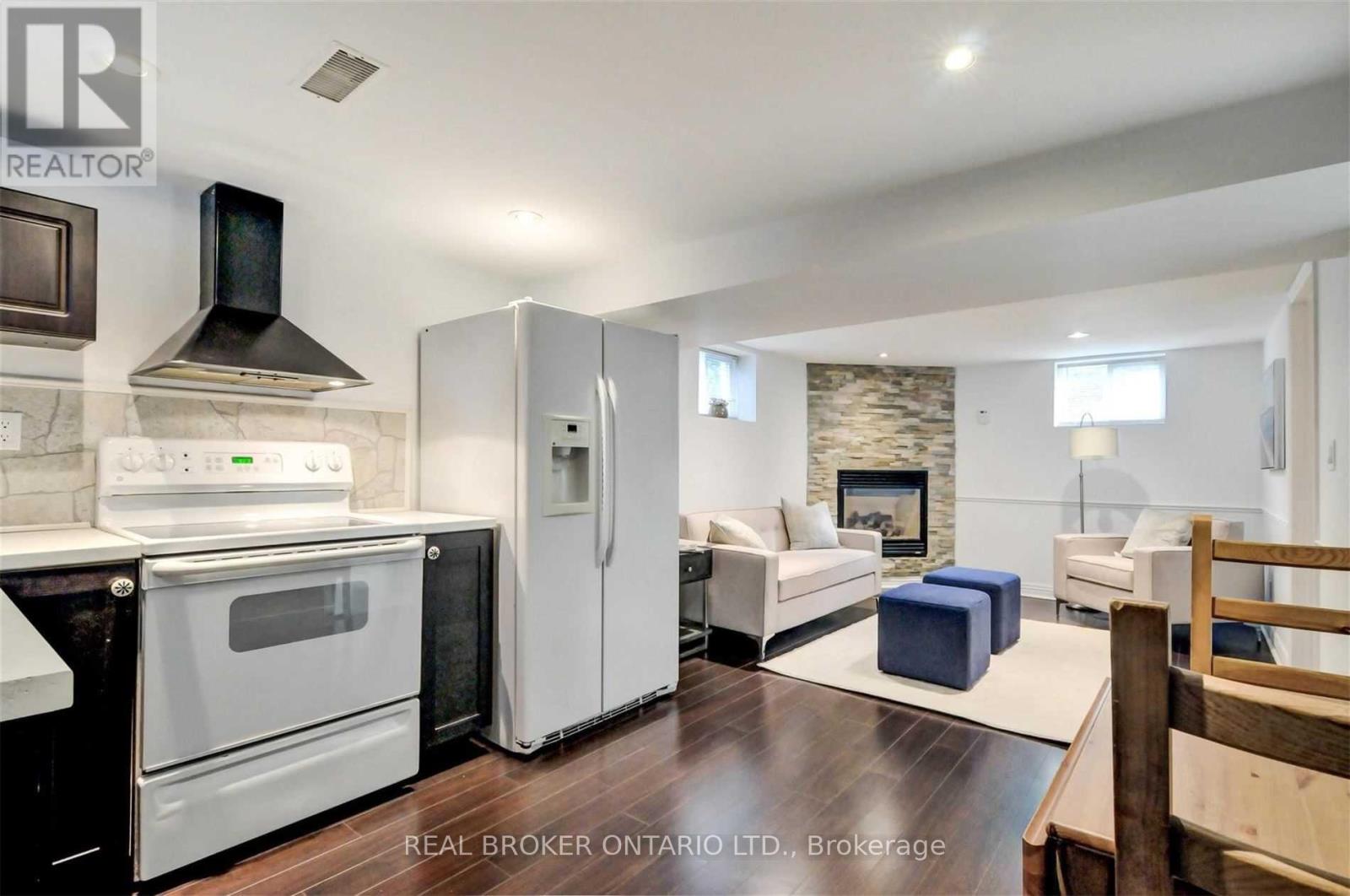 Lower - 24 Glenburn Avenue, Toronto, Ontario  M4B 2X2 - Photo 2 - E13840254