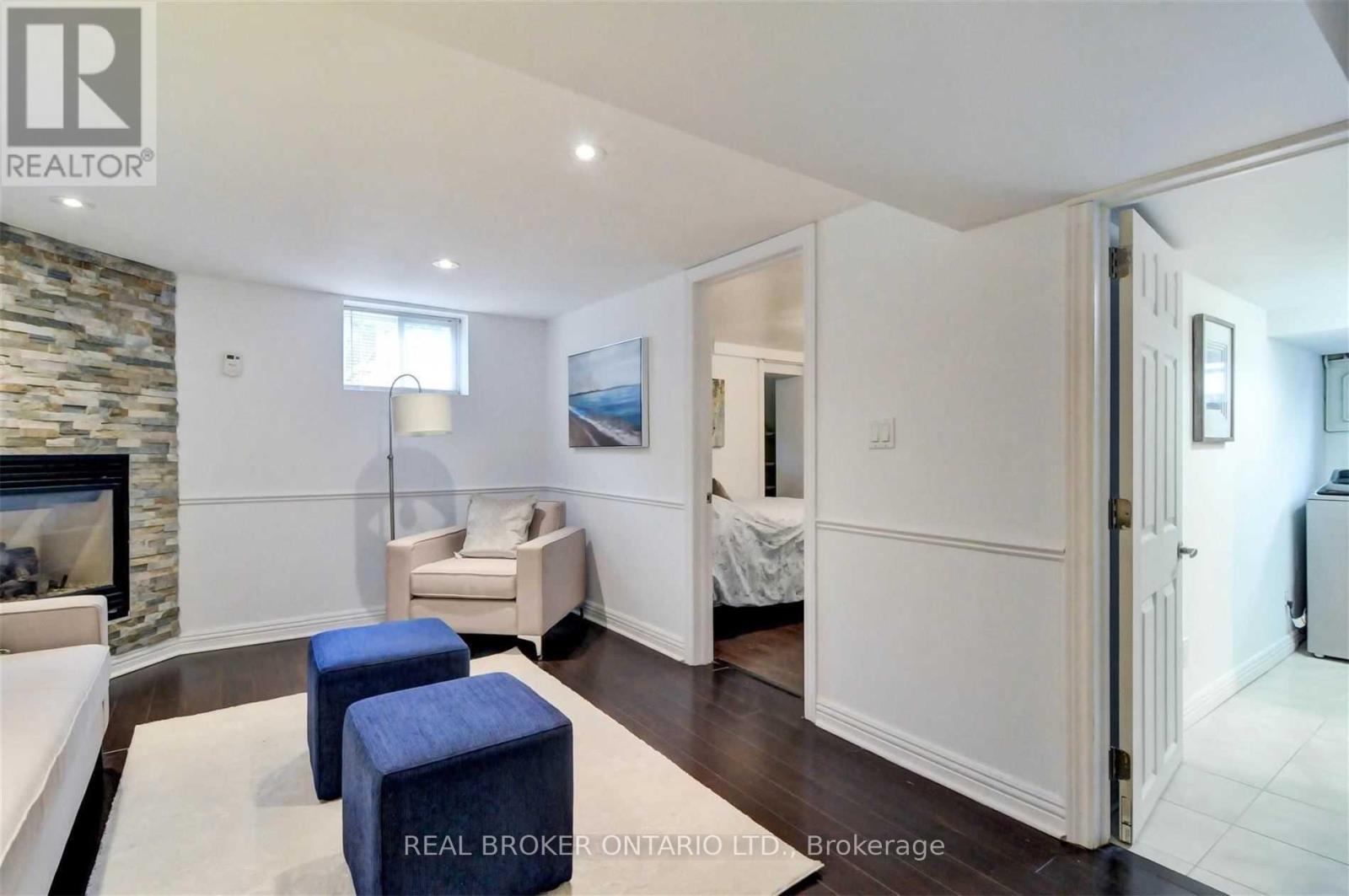 Lower - 24 Glenburn Avenue, Toronto, Ontario  M4B 2X2 - Photo 4 - E13840254
