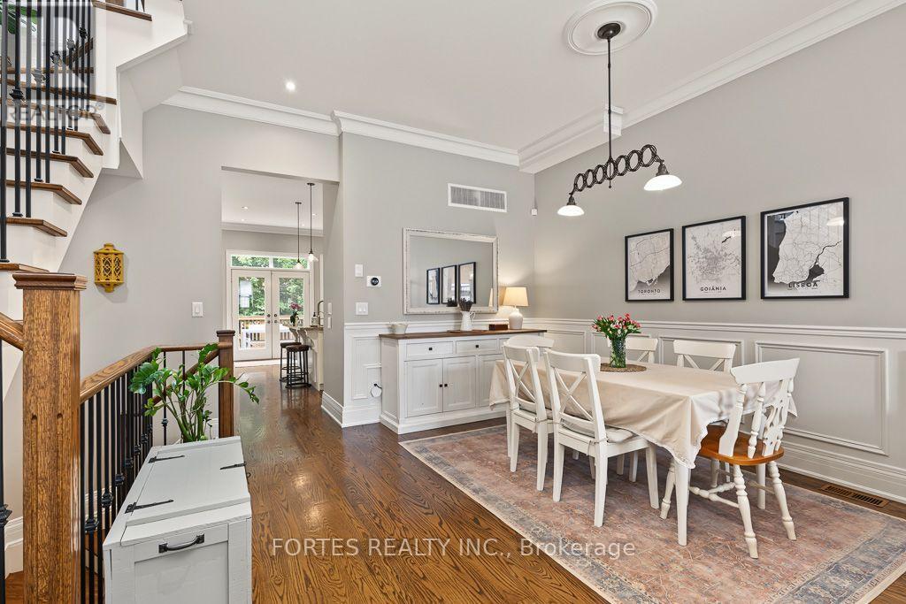 154 Holborne Avenue, Toronto, Ontario  M4C 2R6 - Photo 12 - E13840262