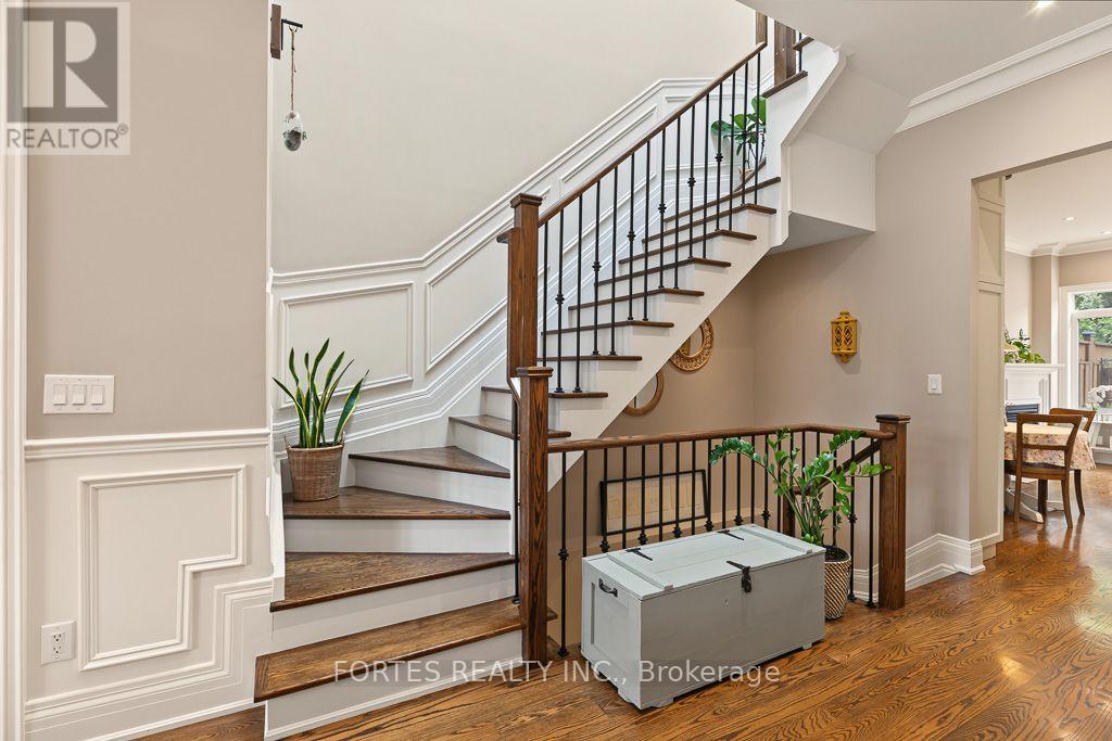 154 Holborne Avenue, Toronto, Ontario  M4C 2R6 - Photo 21 - E13840262