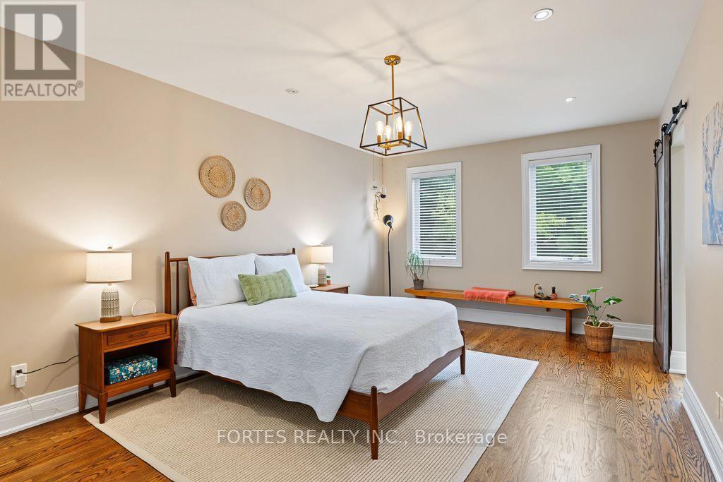 154 Holborne Avenue, Toronto, Ontario  M4C 2R6 - Photo 25 - E13840262